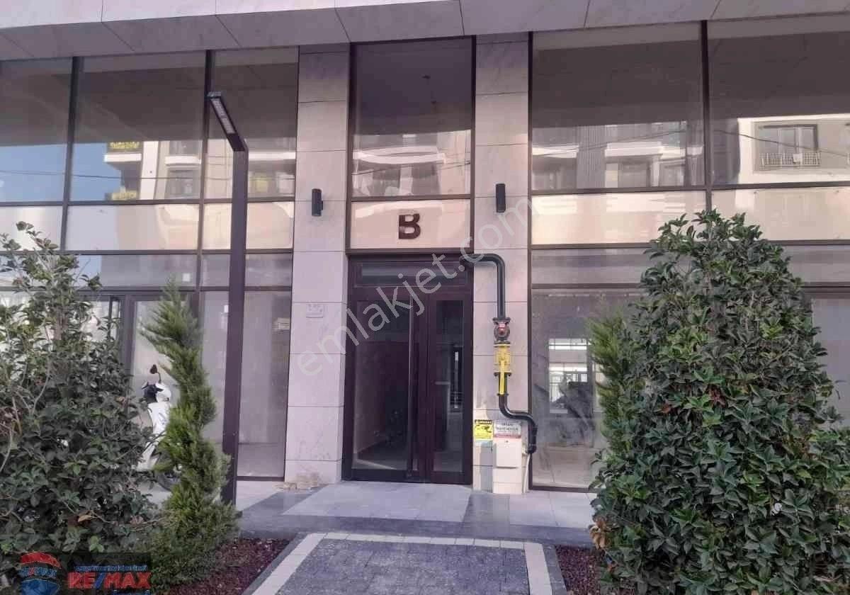 Re/max İnci'den Bandırma Cadde Port'ta Kıralık 1+1 Daire - Görsel 17