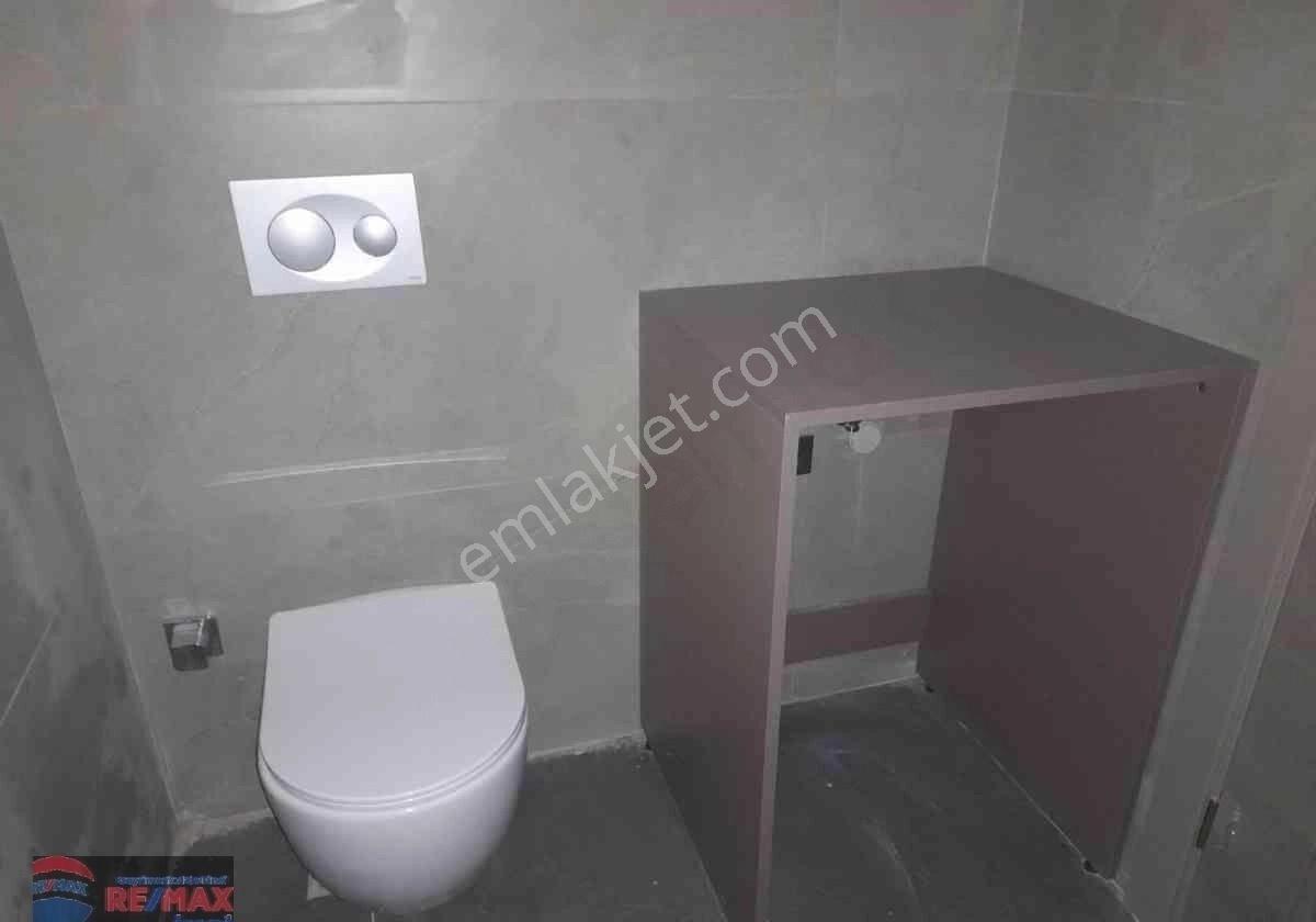 Re/max İnci'den Bandırma Cadde Port'ta Kıralık 1+1 Daire - Görsel 37