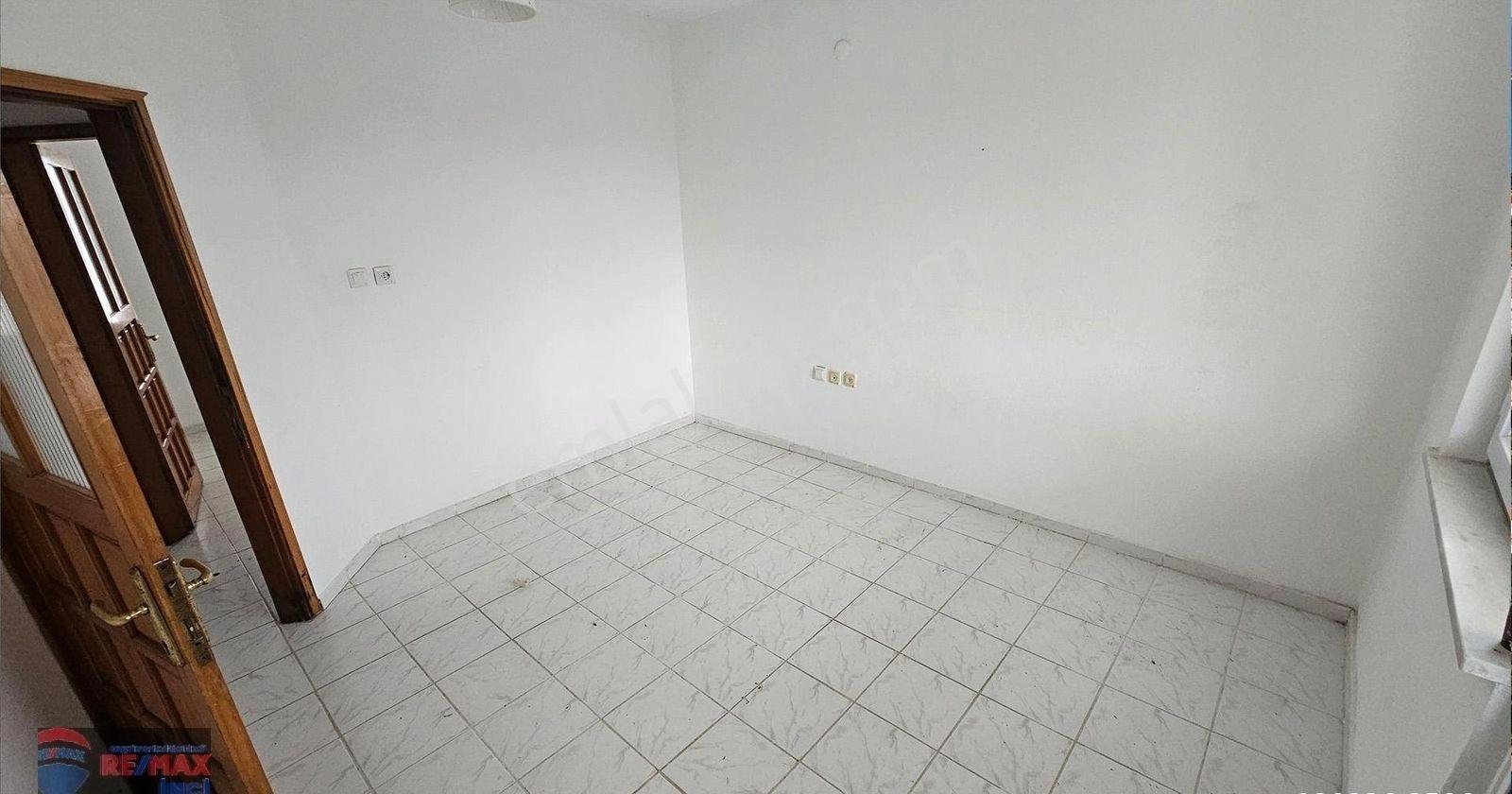 Re/max İnci'den Edremit Güre'de Satılık Bahçeli Villa - Görsel 15
