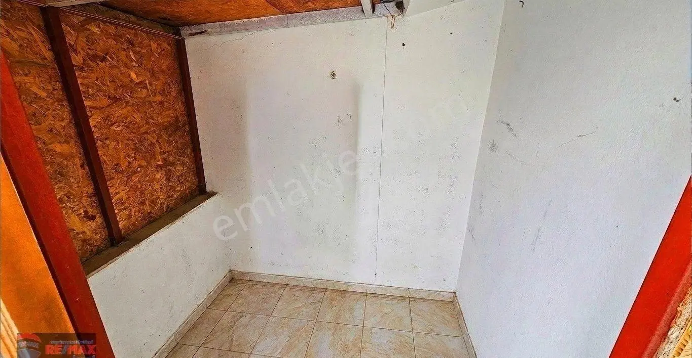 Re/max İnci'den Edremit Güre'de Satılık Bahçeli Villa - Görsel 4