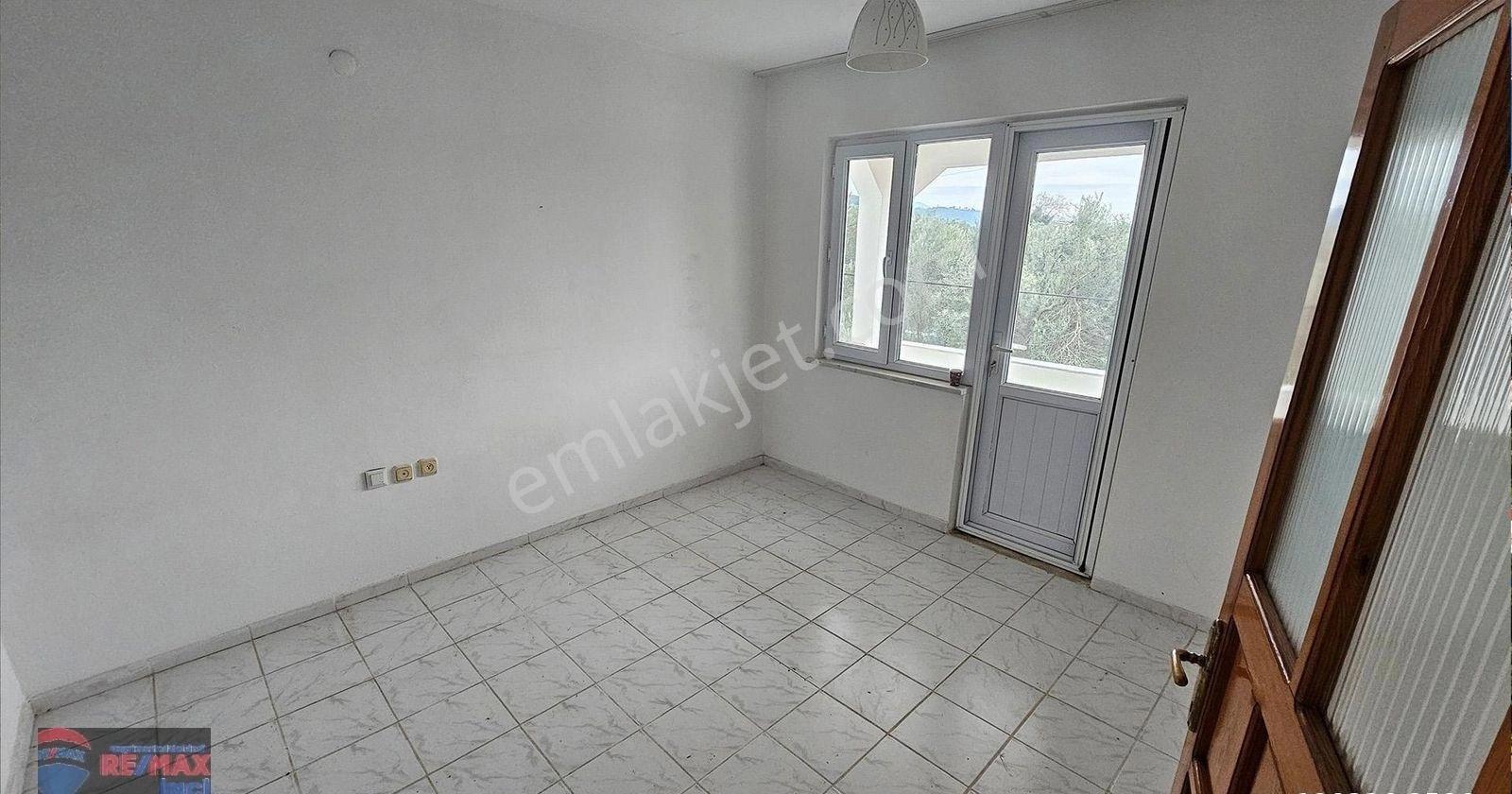 Re/max İnci'den Edremit Güre'de Satılık Bahçeli Villa - Görsel 18