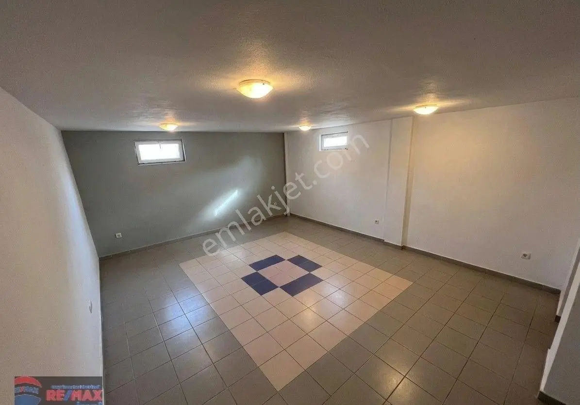 Re/max İnci'den Plevne Mah. Satılık Tripleks Bahçeli Villa - Görsel 4
