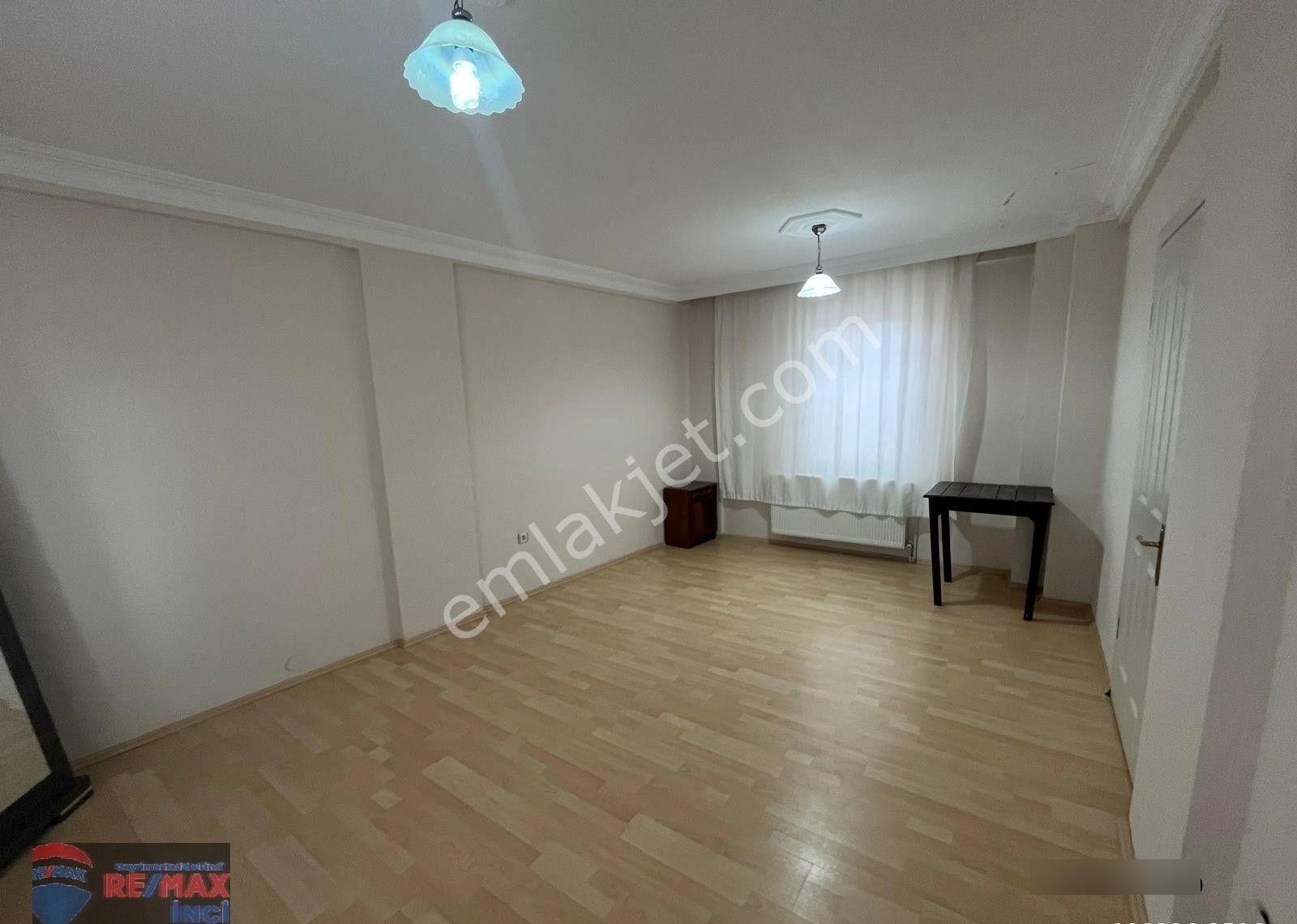 Re/max İnci'den Plevne Mah. Satılık Tripleks Bahçeli Villa - Görsel 37