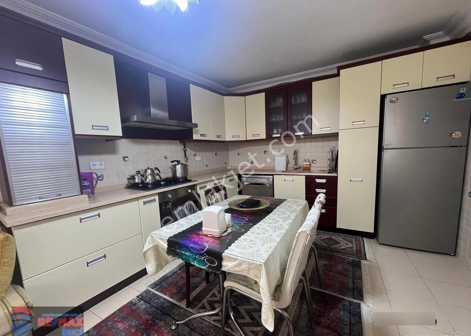 Re/max İnci'den Plevne Mah. Kiralık Tripleks Bahçeli Villa - Görsel 17