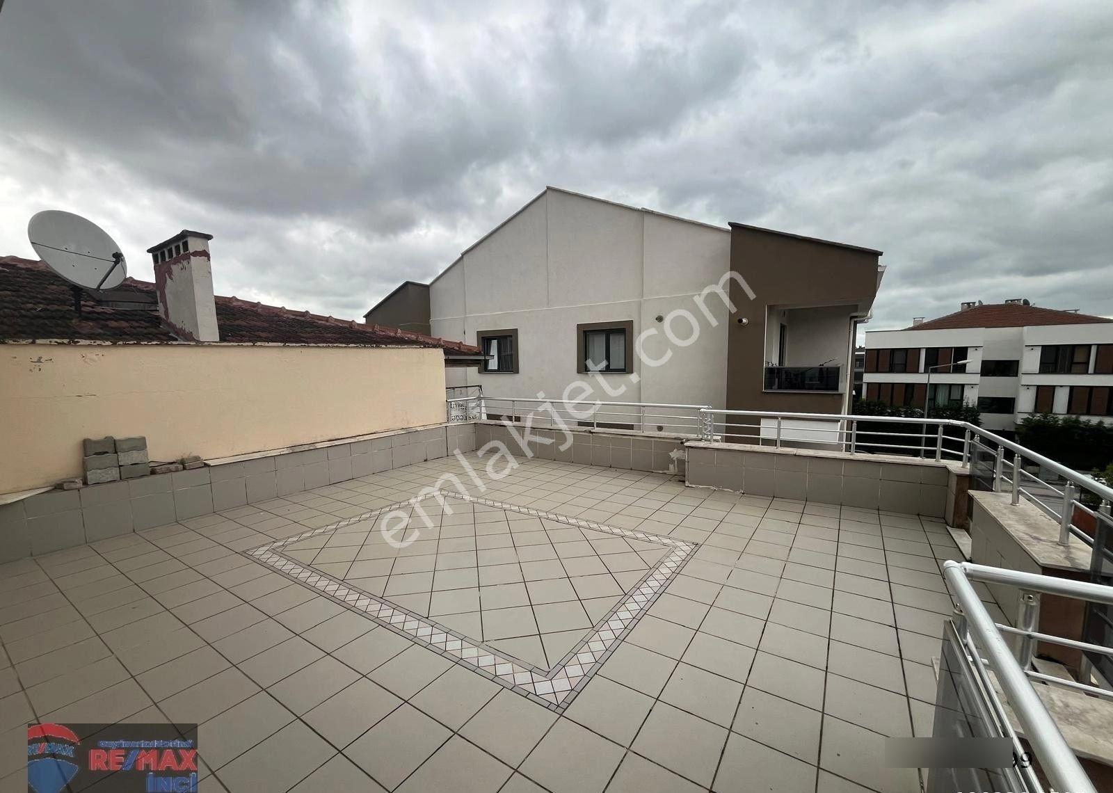 Re/max İnci'den Plevne Mah. Kiralık Tripleks Bahçeli Villa - Görsel 3
