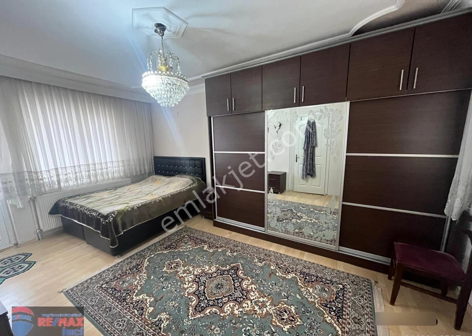 Re/max İnci'den Plevne Mah. Kiralık Tripleks Bahçeli Villa - Görsel 22