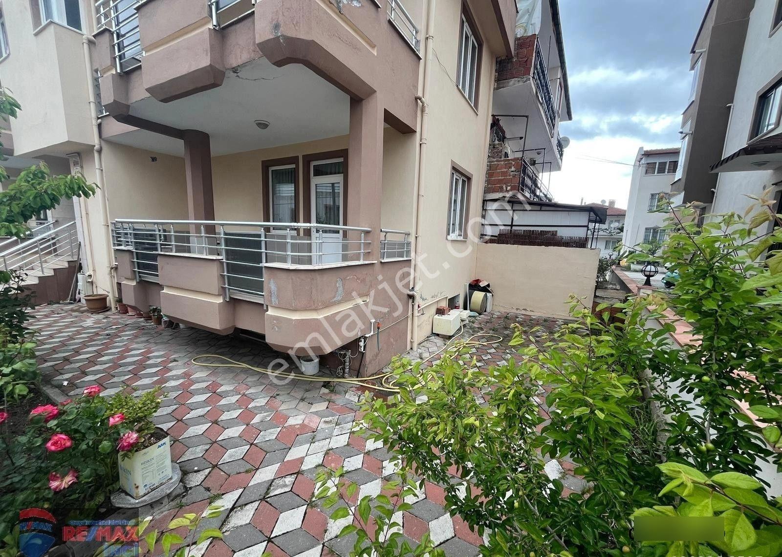 Re/max İnci'den Plevne Mah. Kiralık Tripleks Bahçeli Villa - Görsel 4
