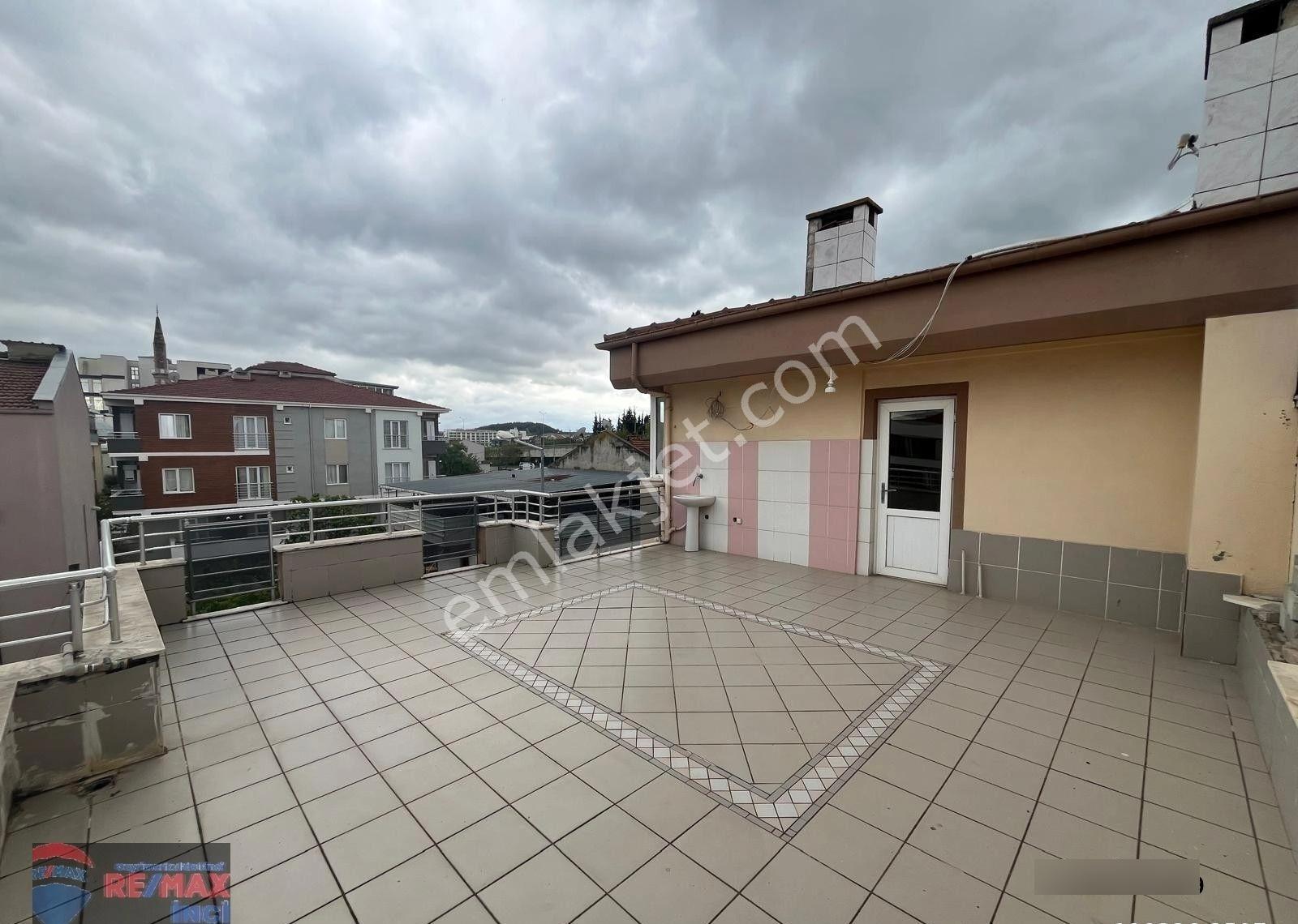 Re/max İnci'den Plevne Mah. Kiralık Tripleks Bahçeli Villa - Görsel 14