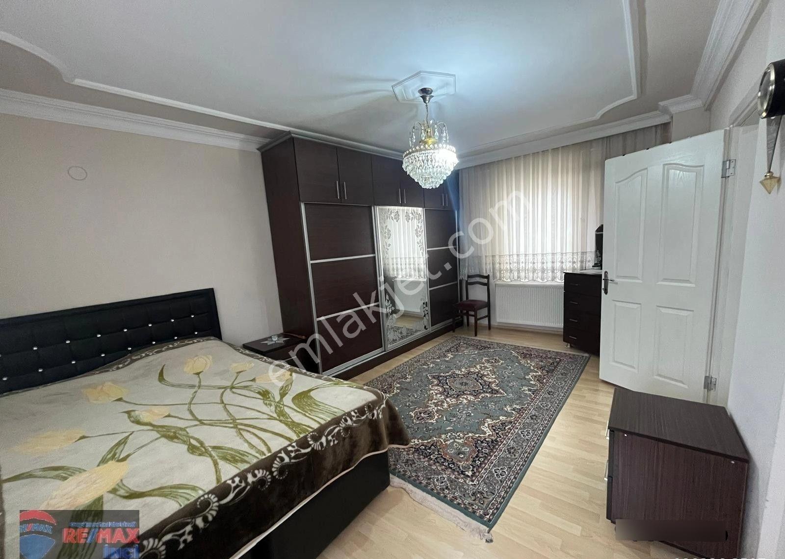 Re/max İnci'den Plevne Mah. Kiralık Tripleks Bahçeli Villa - Görsel 40