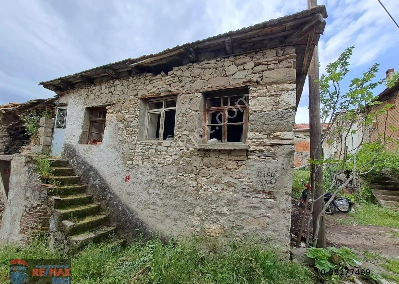 Re/max İnci'den Sındırgı Süller Mah. Satılık Köyiçi Tek Katlı Müstakil Ev - Görsel 19