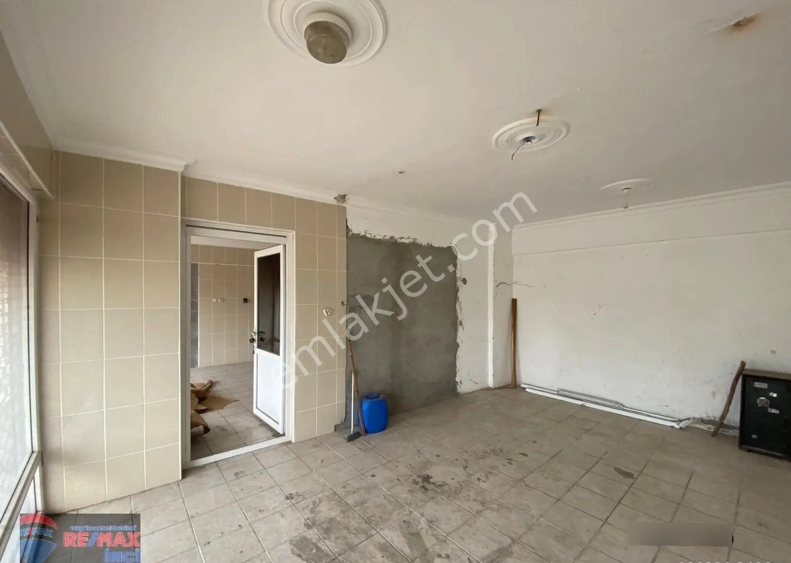 Remax İnci'den Susurluk Kışla'da Kiralık Dükkan - Görsel 35