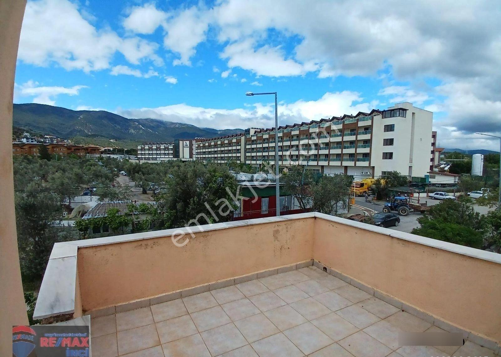 Re/max İnci'den Edremit Güre'de Satılık Bahçeli Villa - Görsel 12
