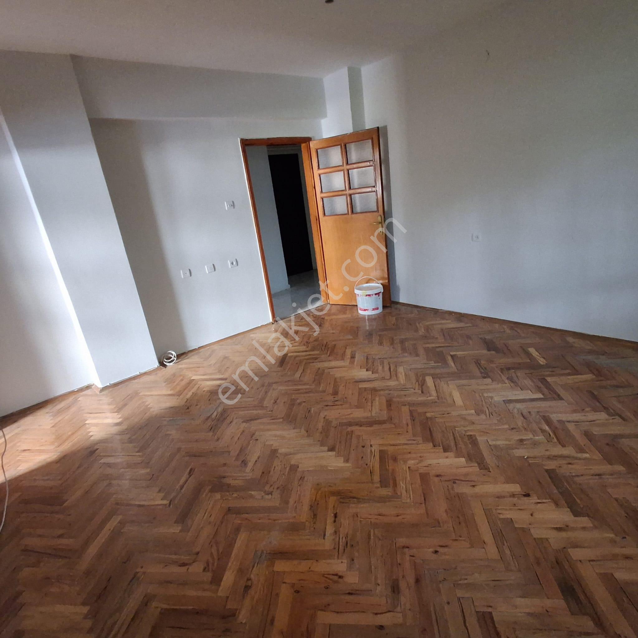 Barışyolu Okulu Yanı 1 Katta 2+1 Kiralık Daire - Görsel 11