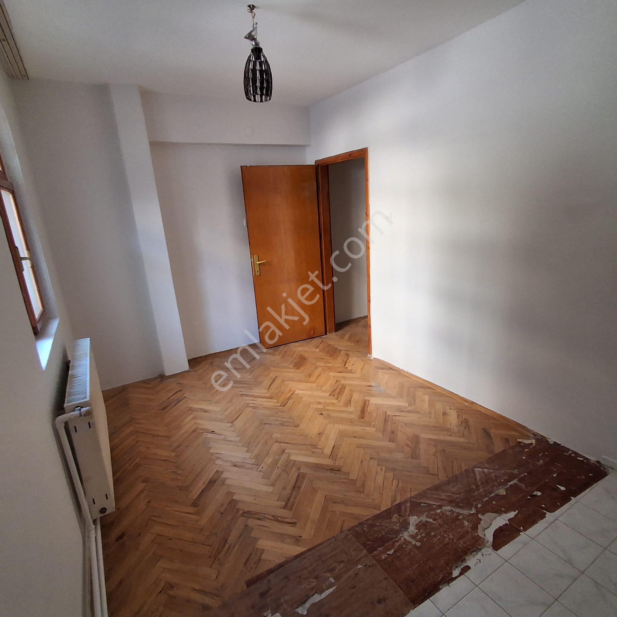 Barışyolu Okulu Yanı 1 Katta 2+1 Kiralık Daire - Görsel 12