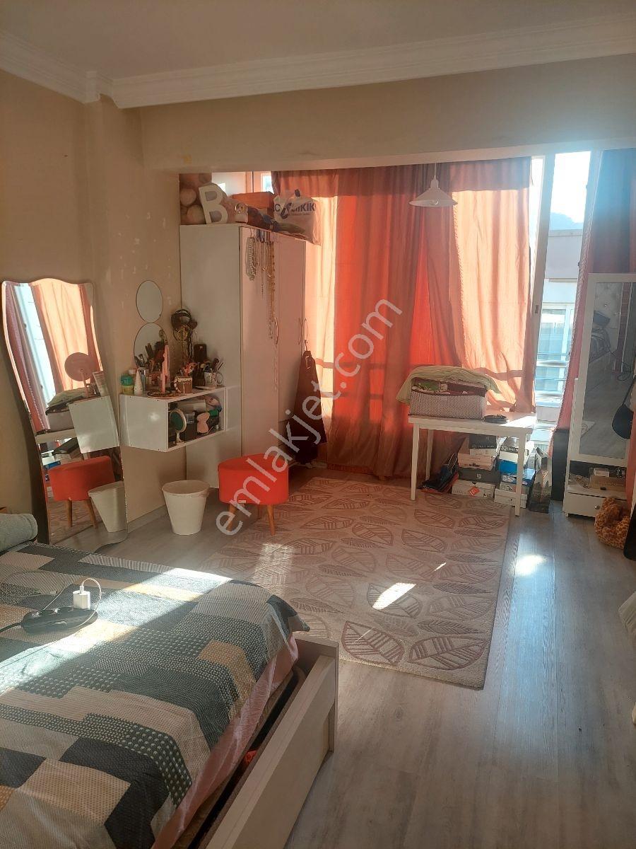 Yeşil Mah.de 3+1 141 M2 Meydana Yakın Daire Satılıktır - Görsel 3