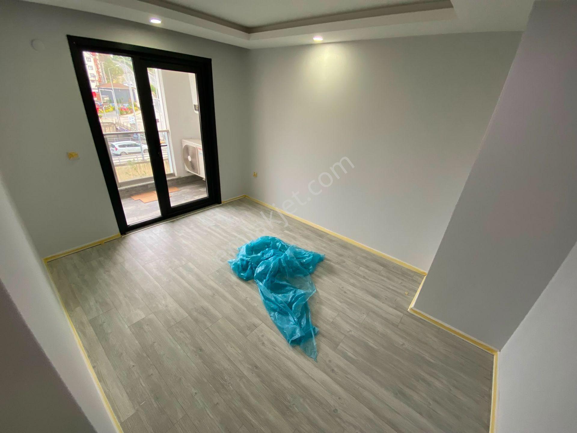 Trabzon Yalıncak'ta Denize Sıfır Kiralık Daire - Görsel 13