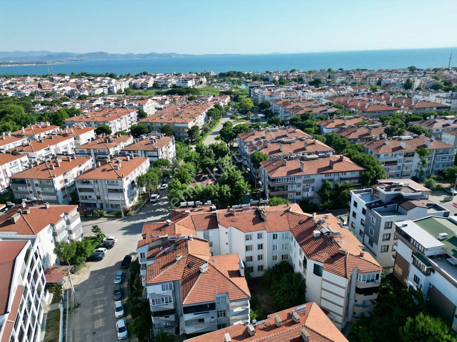 Yükselden Doktorlar Sitesi Mevkiinde Doğalgazlı Denize Yakın 3+1