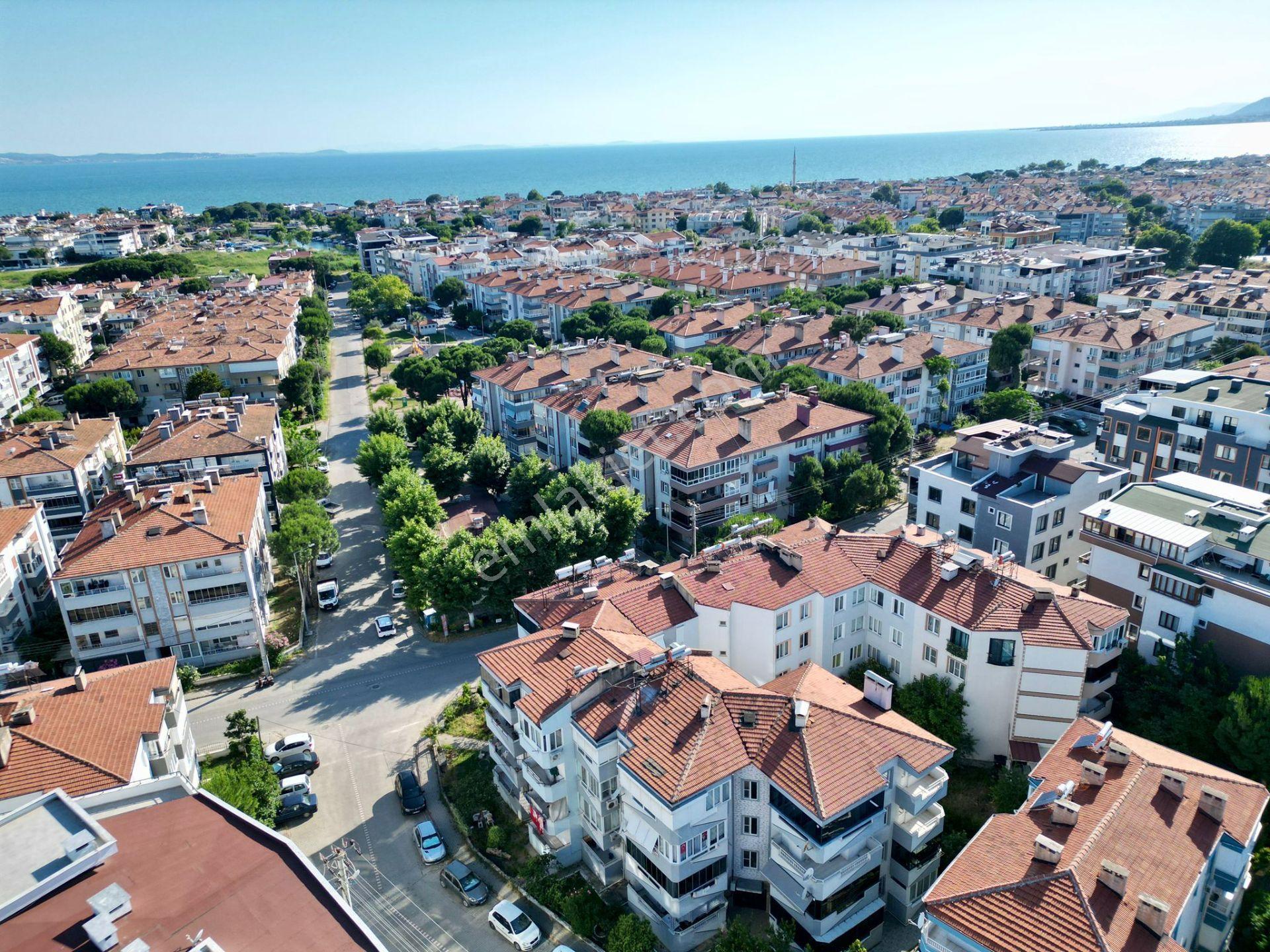 Yükselden Doktorlar Sitesi Mevkiinde Doğalgazlı Denize Yakın 3+1 - Görsel 3