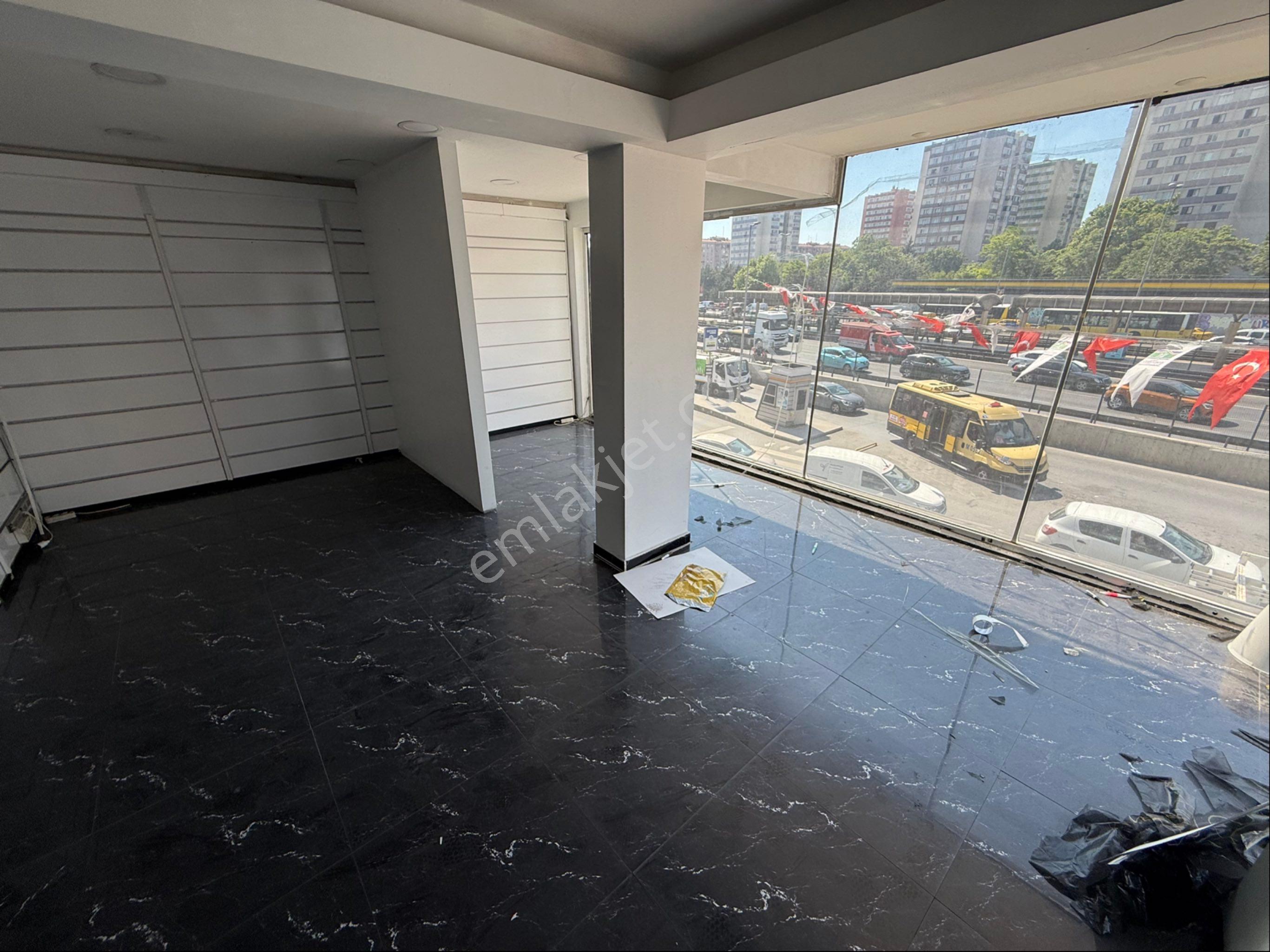 Şirinevlerde E-5 Cepheli 85m2 4+1 Klimalı Kiralık Ofis - Görsel 8
