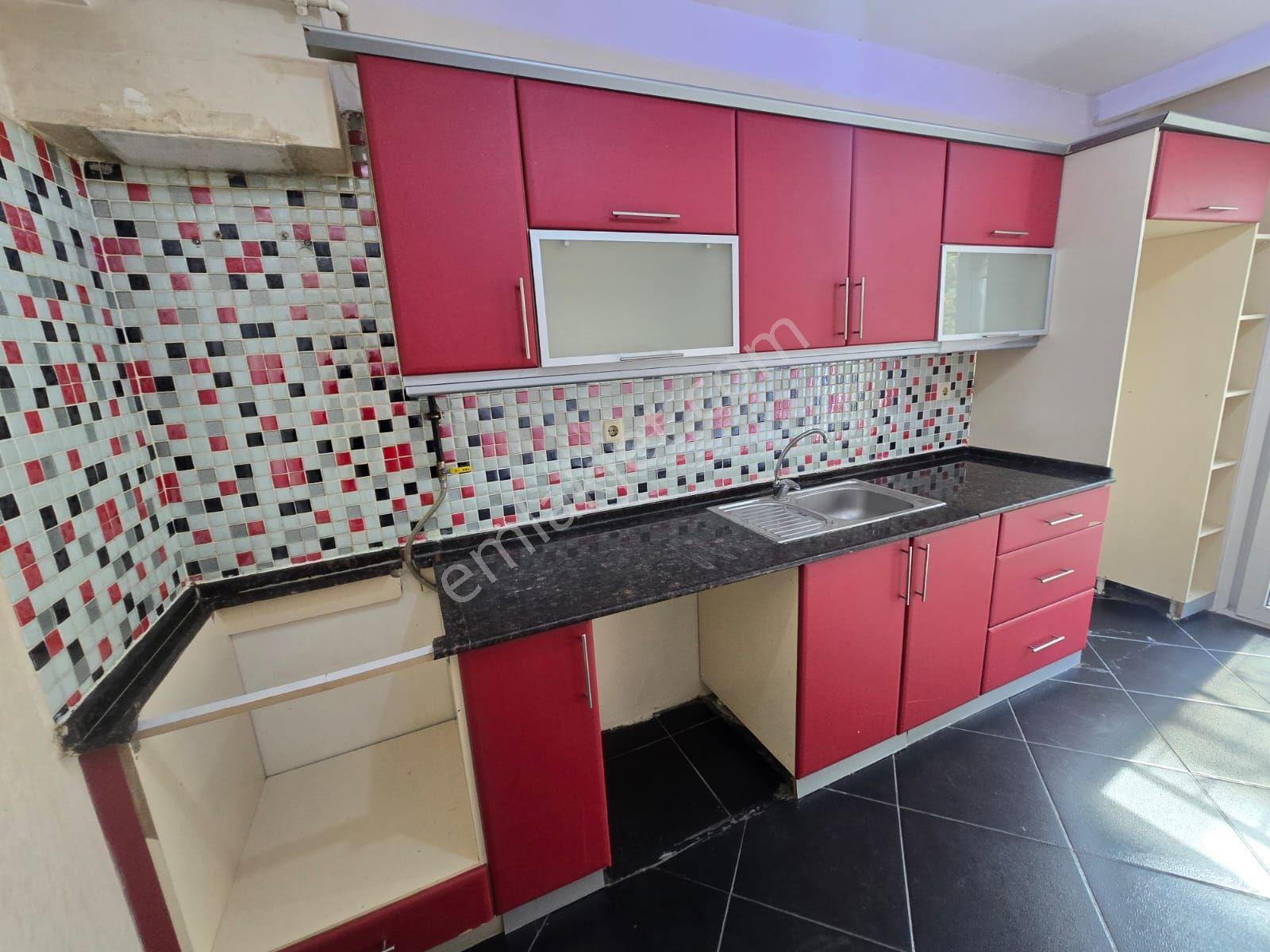 Balçova Eğitim Mah. Metro Yakını Doğalgazlı Kiralık 3+1 Daire