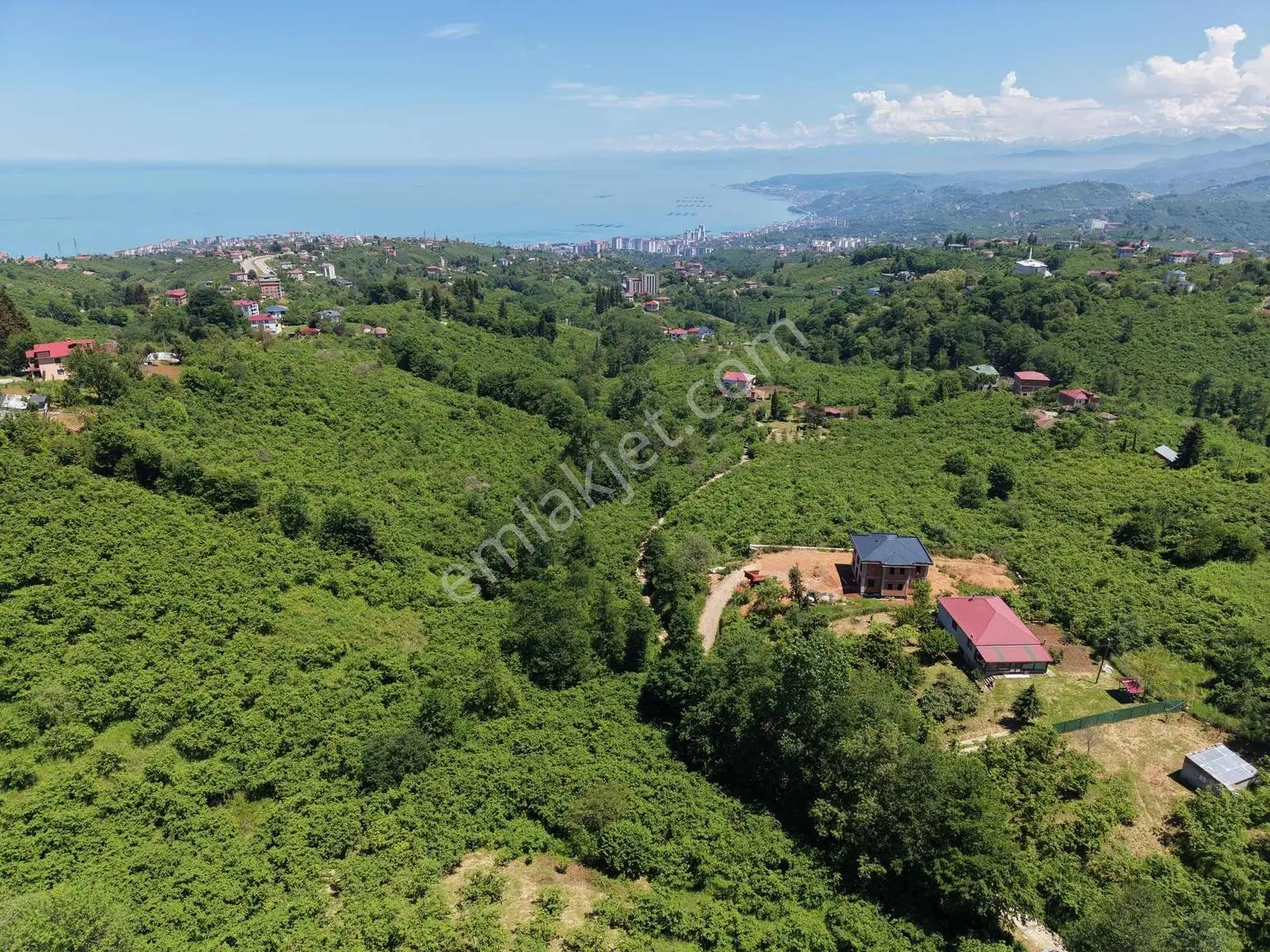 Vip Real Estateden Kavalada 1.600 M2 Fırsat Arsa