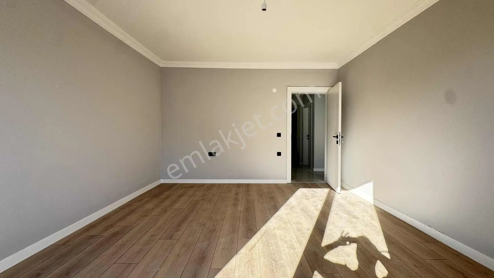 Bağlarbaşın Da Asansörlü 4+1 240m2 Lüks Dubleks - Görsel 4