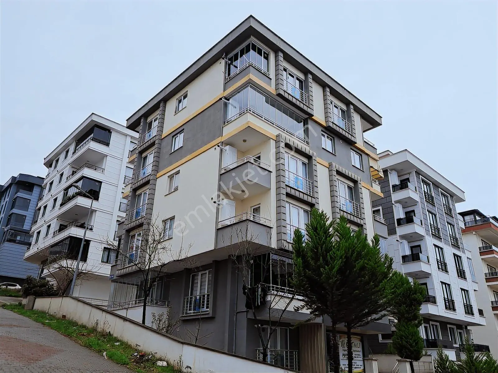 Samsun Atakum Körfez Tramvay Durağına 20 Mt 1+1 Eşyalı Kiralık
