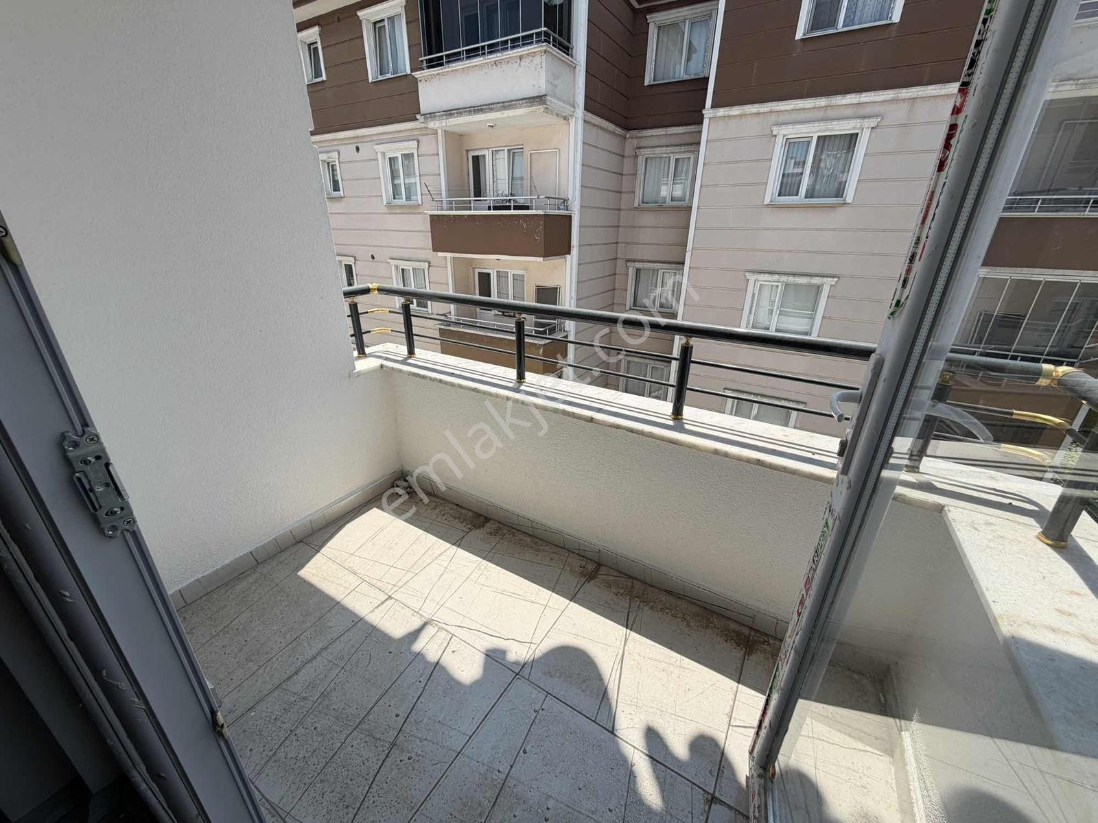 Yağmur Emlaktan Kiralık Süper Konum Ara Kat 3+1 Sıfır Daire - Görsel 15