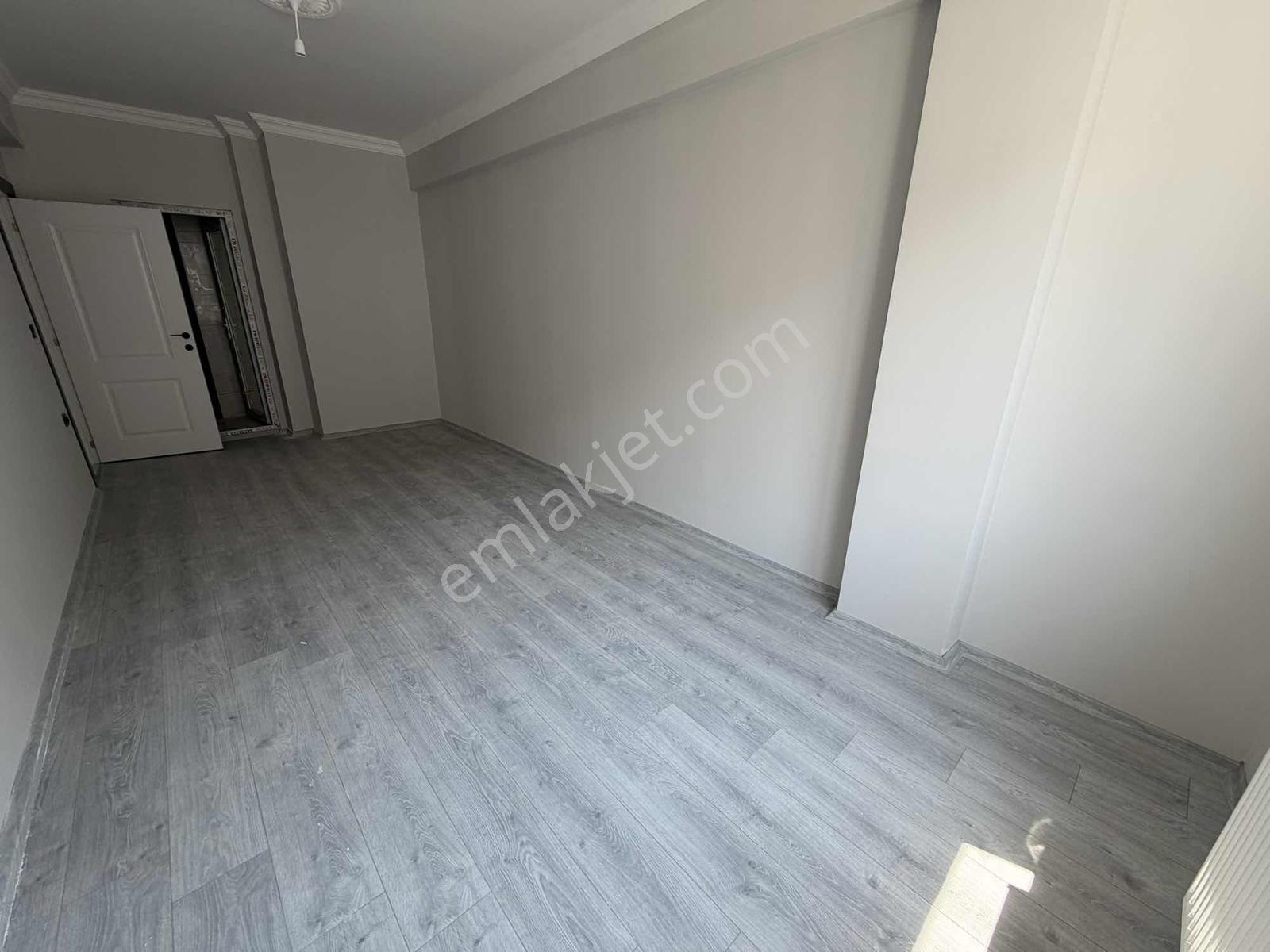 Yağmur Emlaktan Kiralık Süper Konum Ara Kat 3+1 Sıfır Daire - Görsel 16