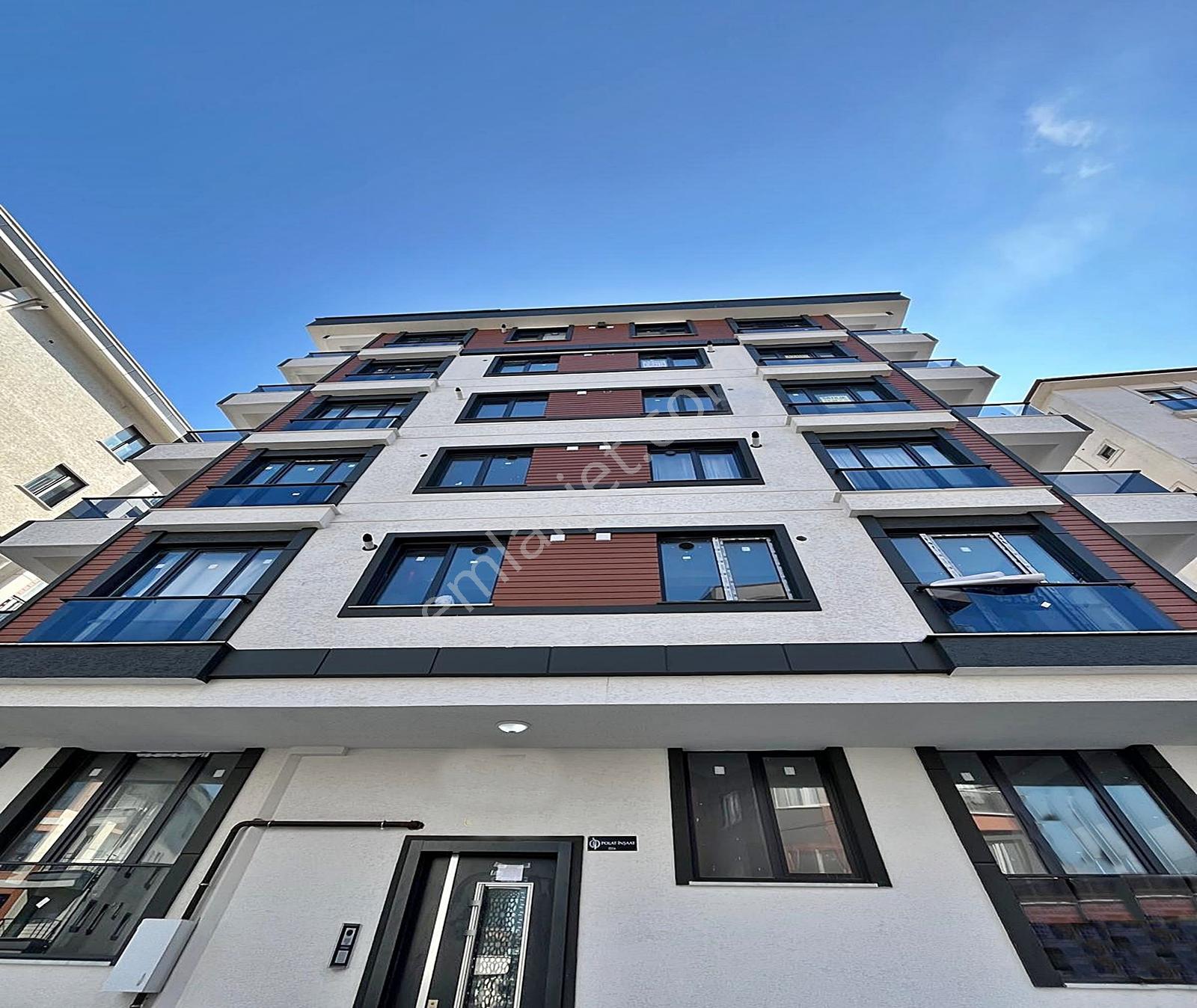Caddeye Yakın Merkezi Arakat Sıfır 3+1 Satılık Daire
