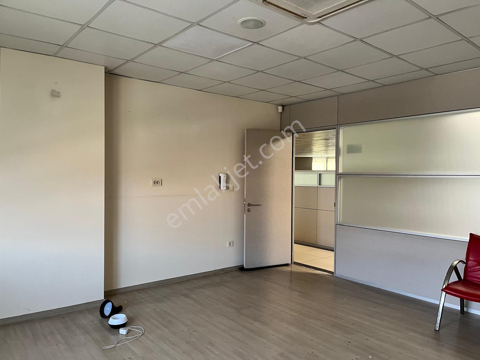 Remax Lıve'den Topçular Hekımoğlu Plaza'da 750 M2 + Kdv Kiralık Ofis Katı - Görsel 14