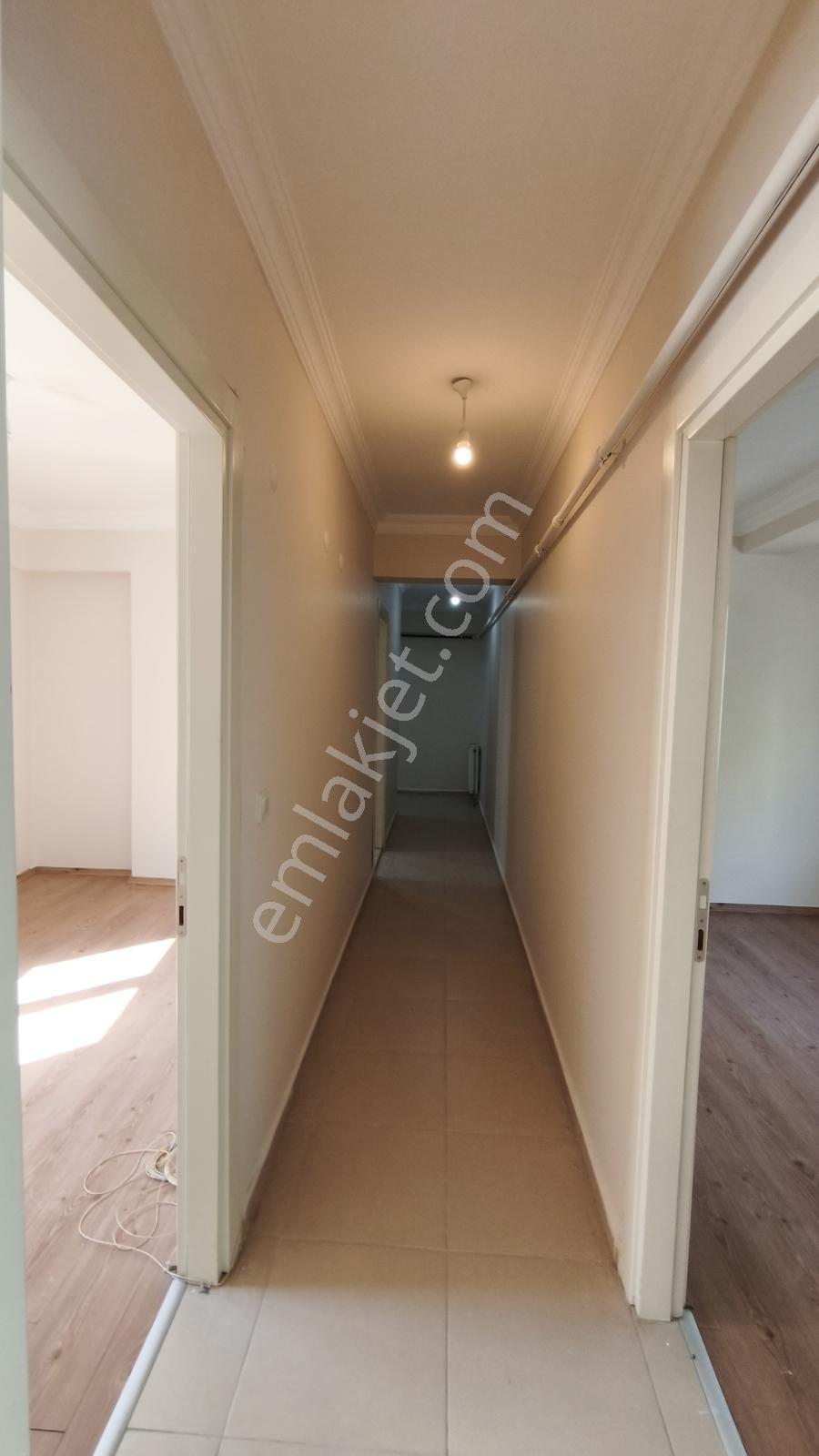 Bornova Merkezde Yeni Binada 2+1 Kiralık Büyük Köşe Daire - Görsel 12