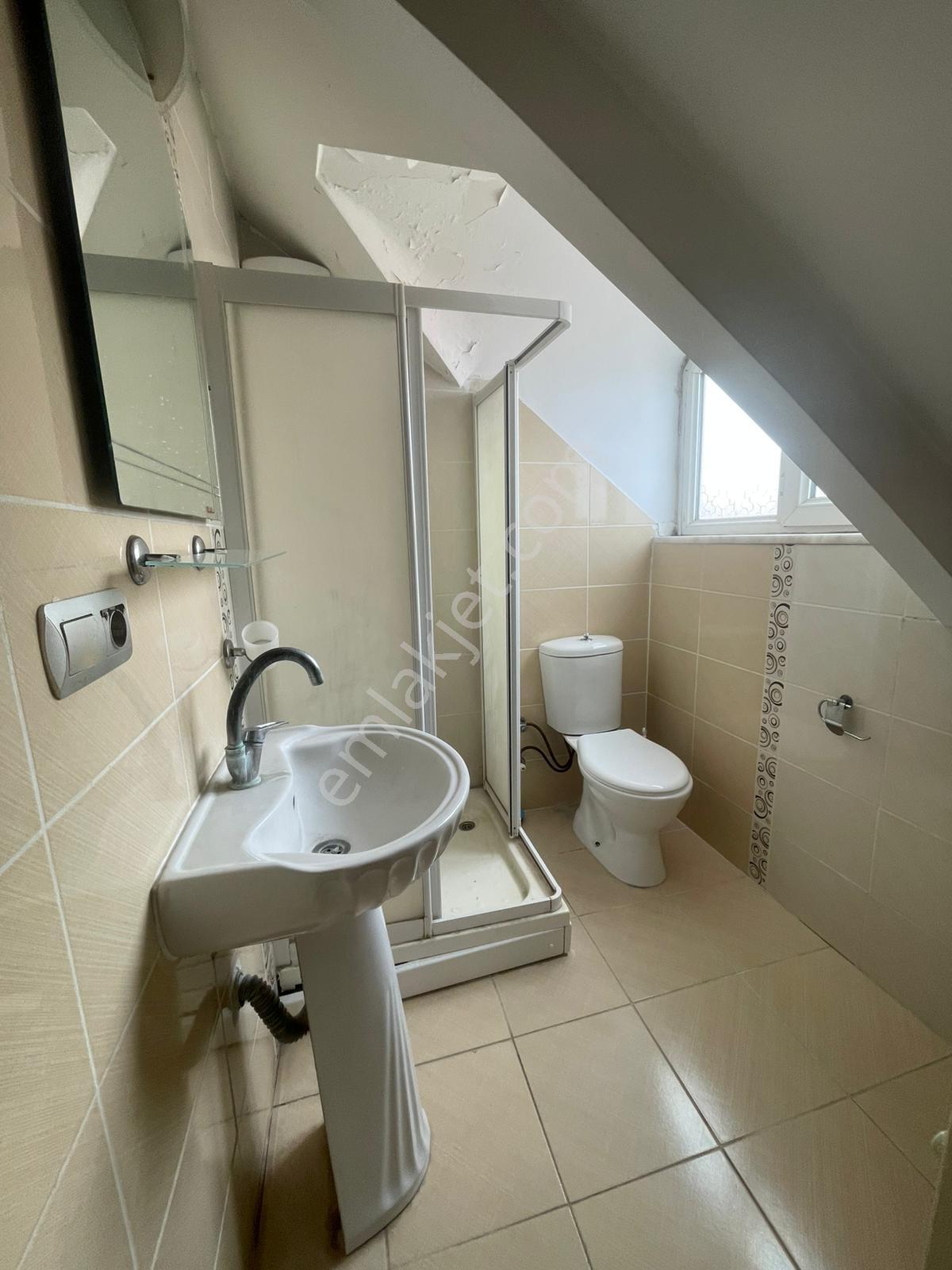Denizli Mehmetçikte Konumu Güzel 1+1 Kiralık Eşyalı Apart - Görsel 3