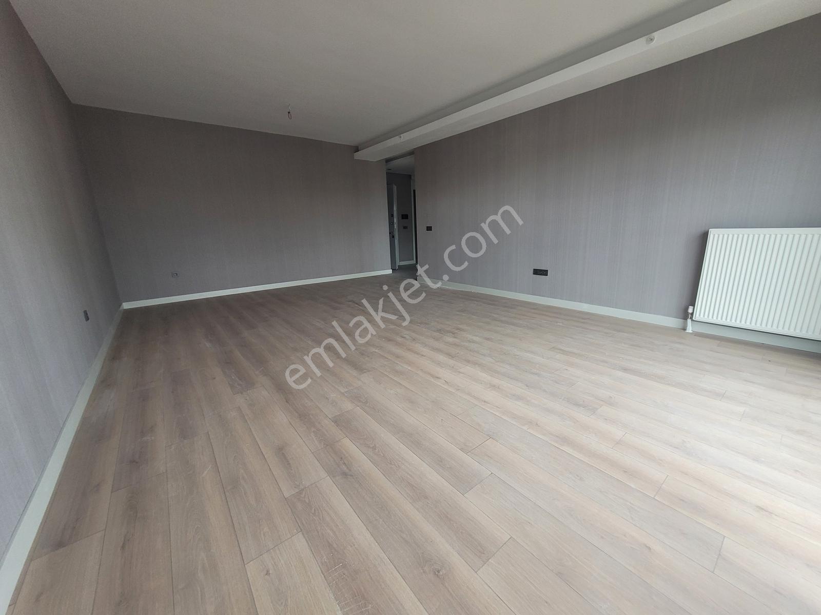 Eşsiz Manzara Eşliğinde Geniş 4+1 Site İçi Ara Kat Full Yapılı - Görsel 24