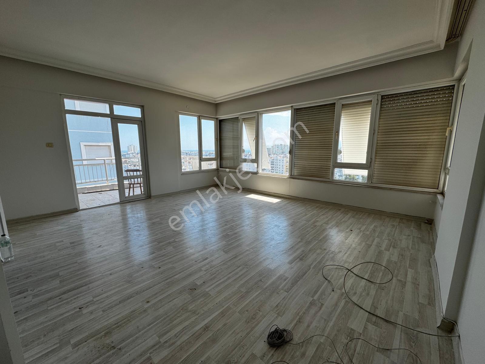 Antalya Merkezde Deniz Manzaralı Satılık 3+1 | 145 M² Net - Görsel 2
