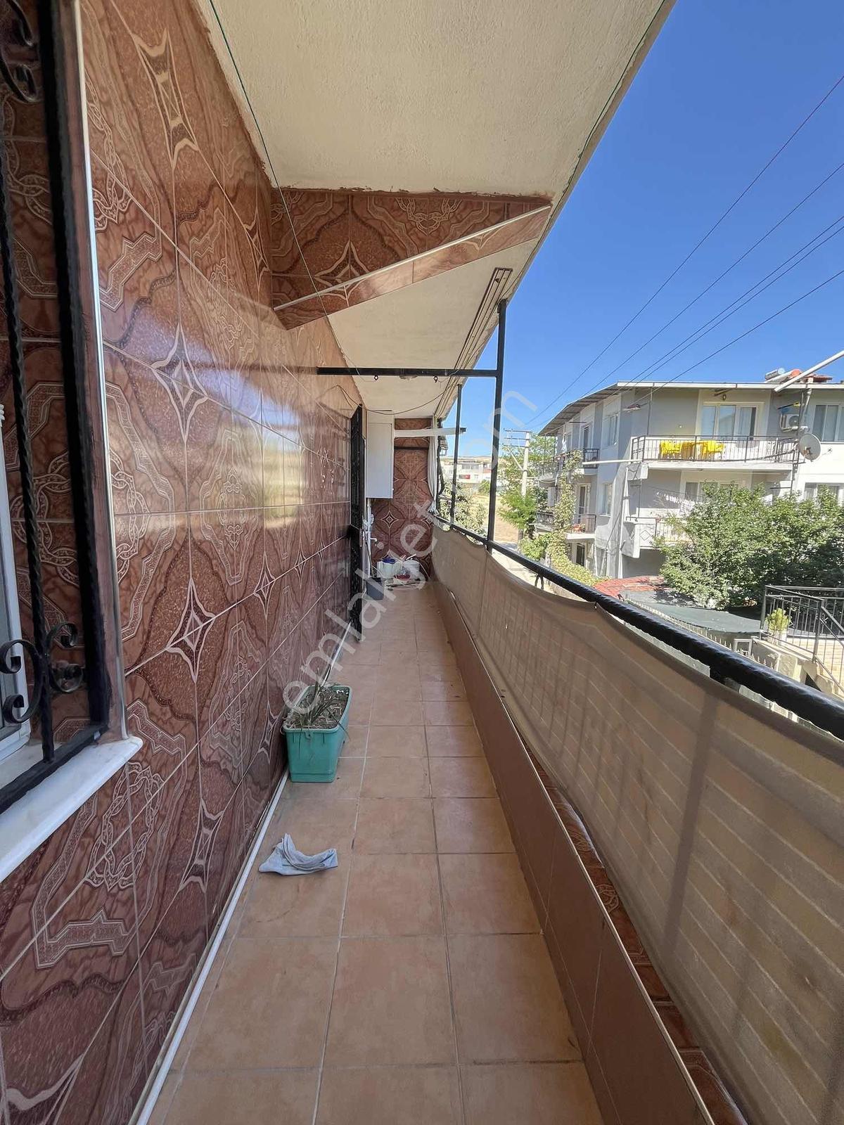 Bornova Naldökende Doğalgazlı Klimalı Kapalı Mutfaklı 2+1 Daire - Görsel 25