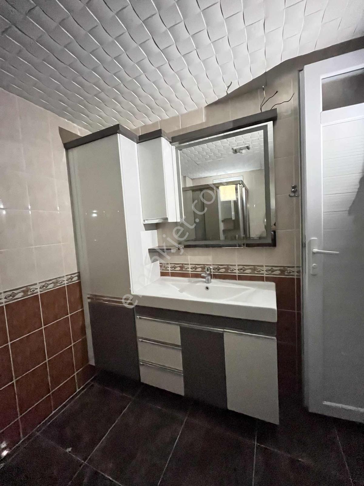 Bornova Naldökende Doğalgazlı Klimalı Kapalı Mutfaklı 2+1 Daire - Görsel 10