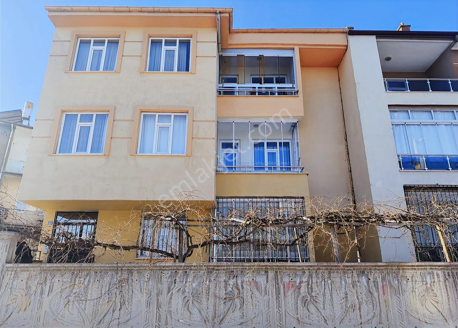 Hüsamettin Çelebi Mah. 2.kat Geniş, Güneş Alan Satılık 2+1 Daire - Görsel 2