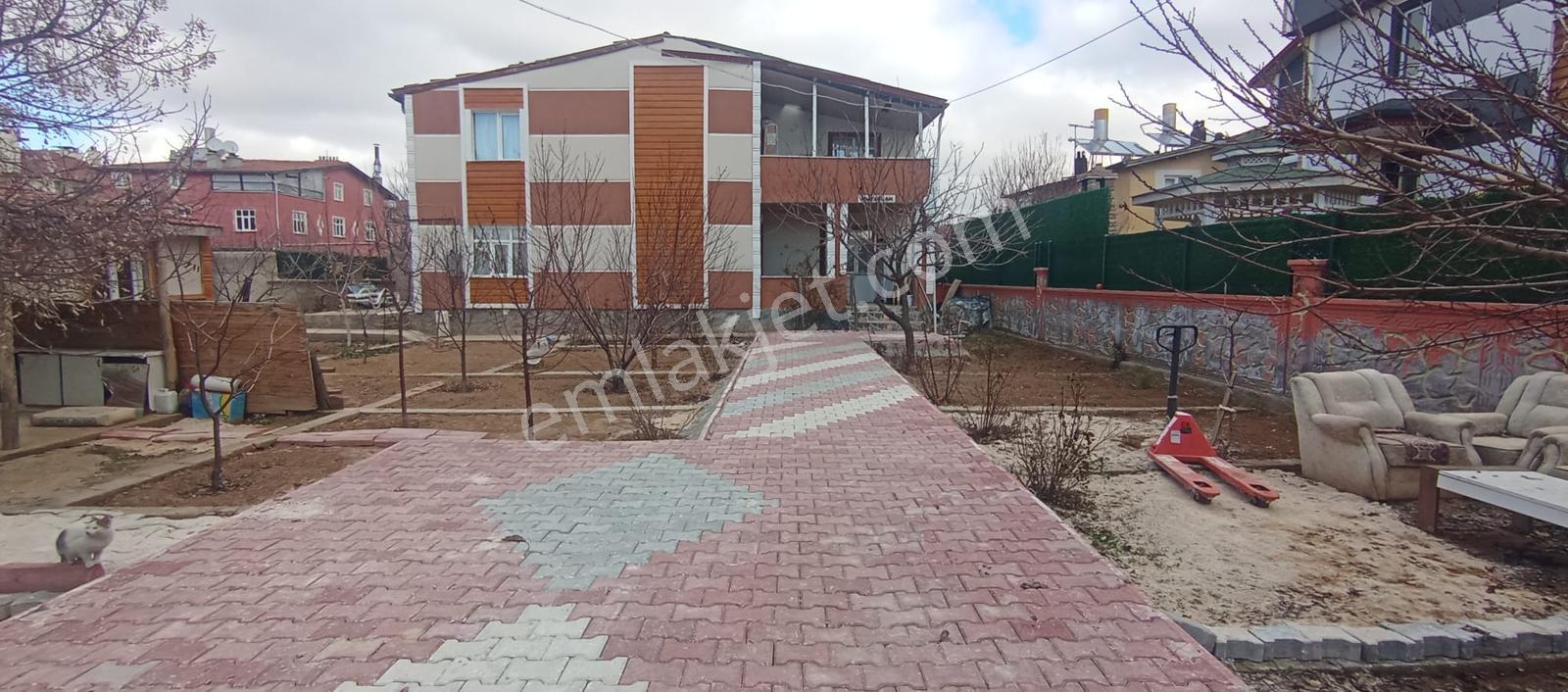 Nova A&y'den Meram Harmancıkda Satılık Bahçeli Müstakil Ev