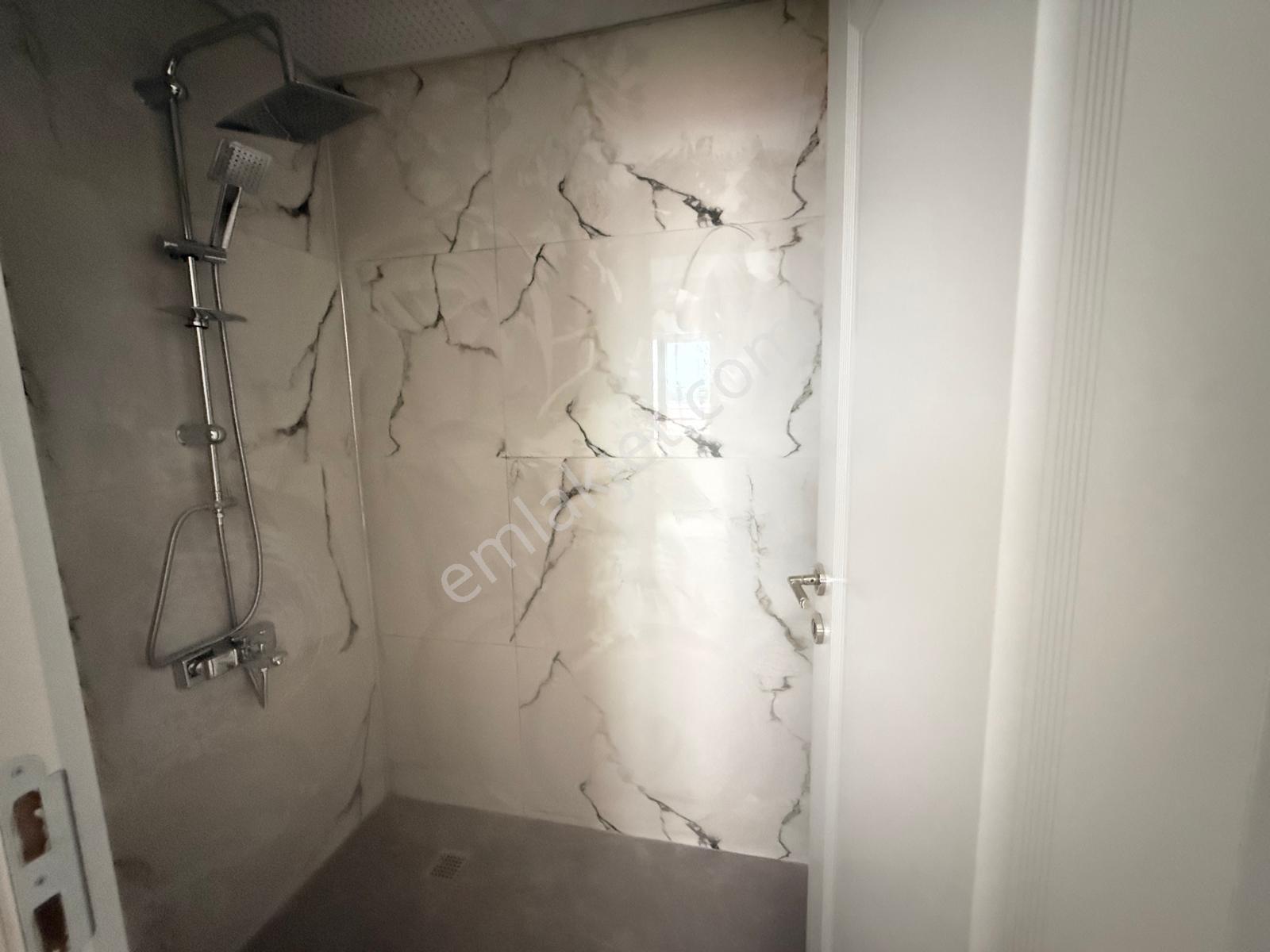 Ahmet Yesevi Caddesi Üzerinde Satılık Sıfır Lüks 3,5+1 Daire - Görsel 33