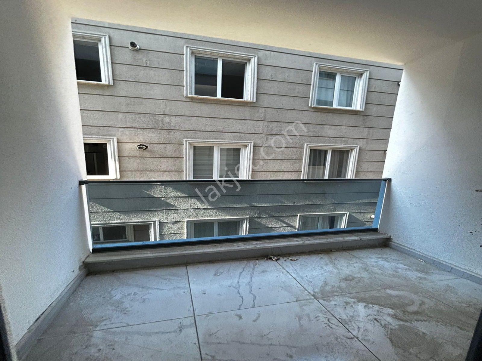 Sıfır İnşaat ! Yüksek Kredi İmkanı İle ! Metrobüse Yakın 2+1 Arakat Daire - Görsel 27