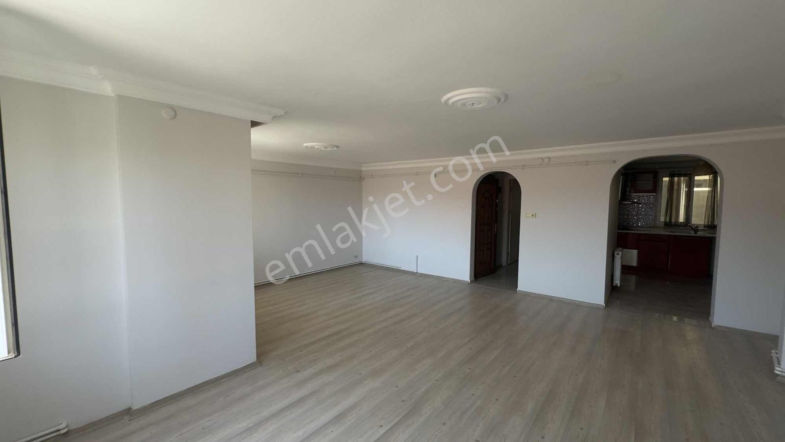 Burhaniye Merkezde Masrafsız, Ebeveyn Banyolu 3+1 Daire