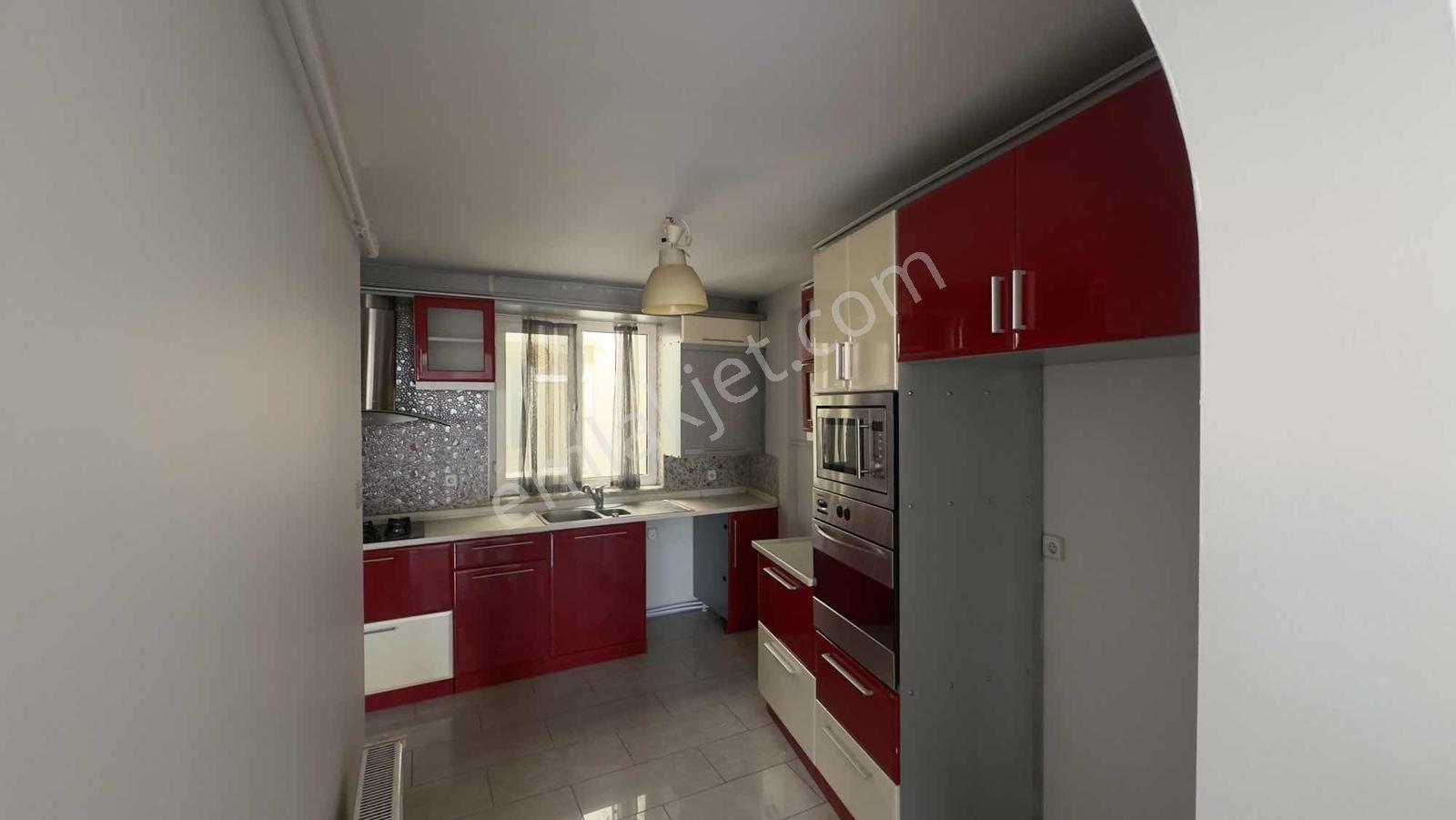 Burhaniye Merkezde Masrafsız, Ebeveyn Banyolu 3+1 Daire - Görsel 2