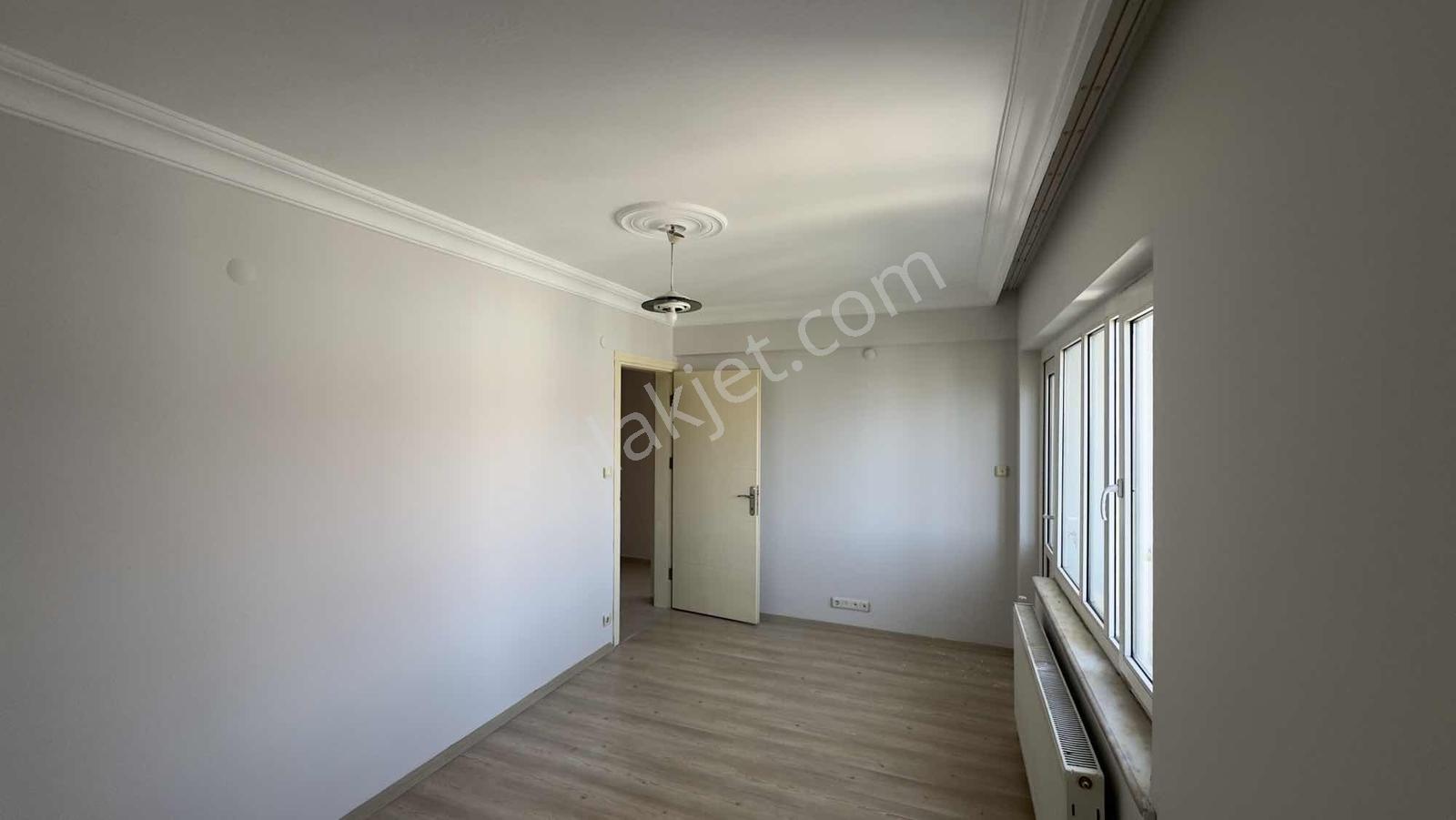 Burhaniye Merkezde Masrafsız, Ebeveyn Banyolu 3+1 Daire - Görsel 9