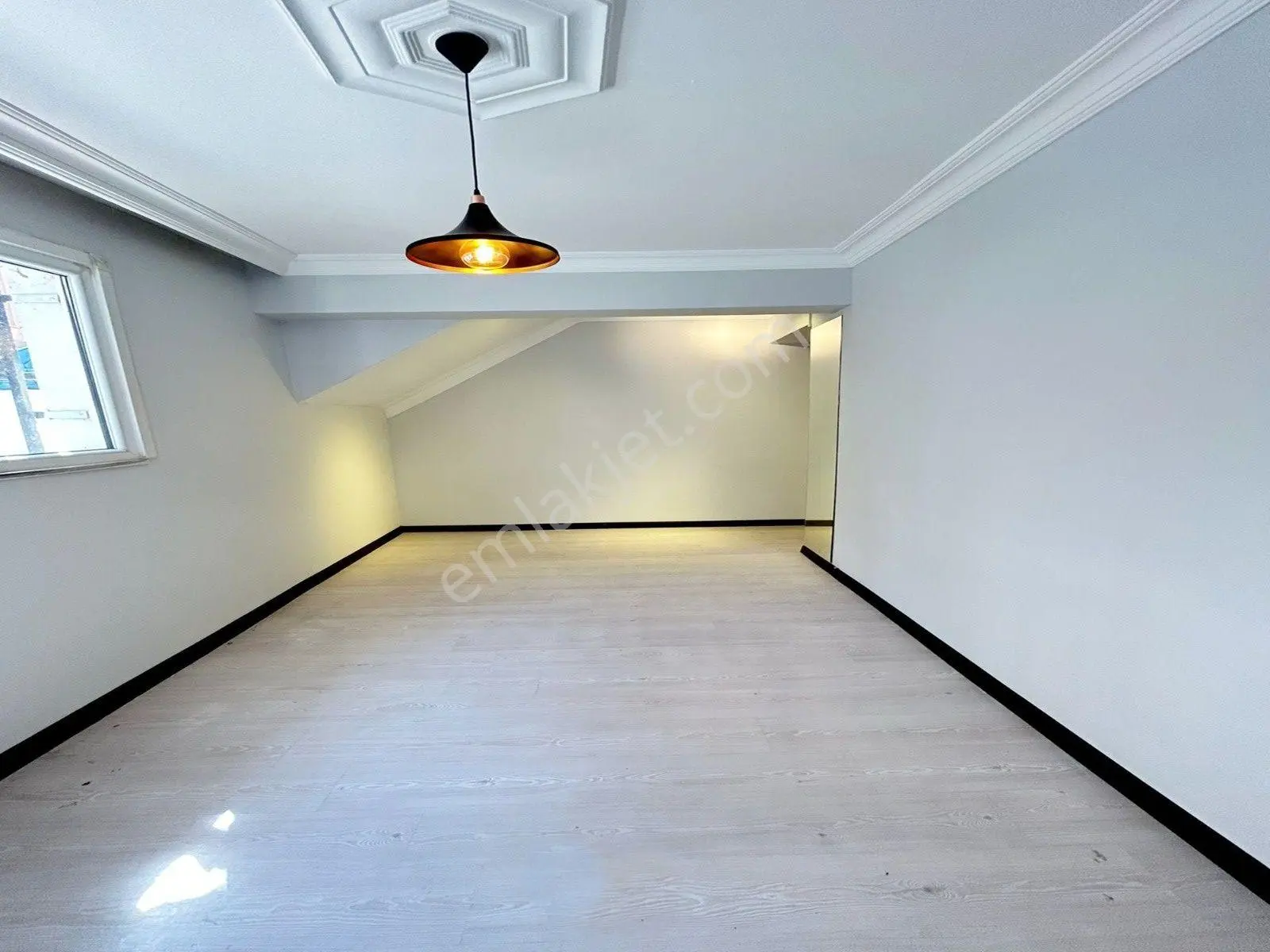 Metrobüse Yakın Geniş Aileler Uygun 3+1 130m2 Kış Bahçeli Daire - Görsel 2
