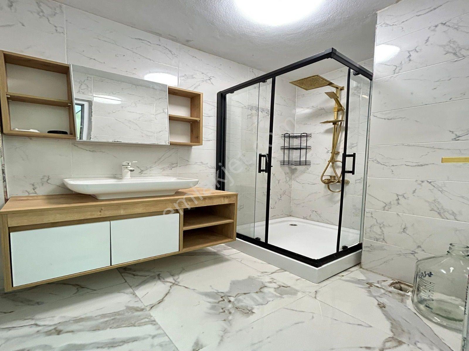 Metrobüse Yakın Geniş Aileler Uygun 3+1 130m2 Kış Bahçeli Daire - Görsel 35