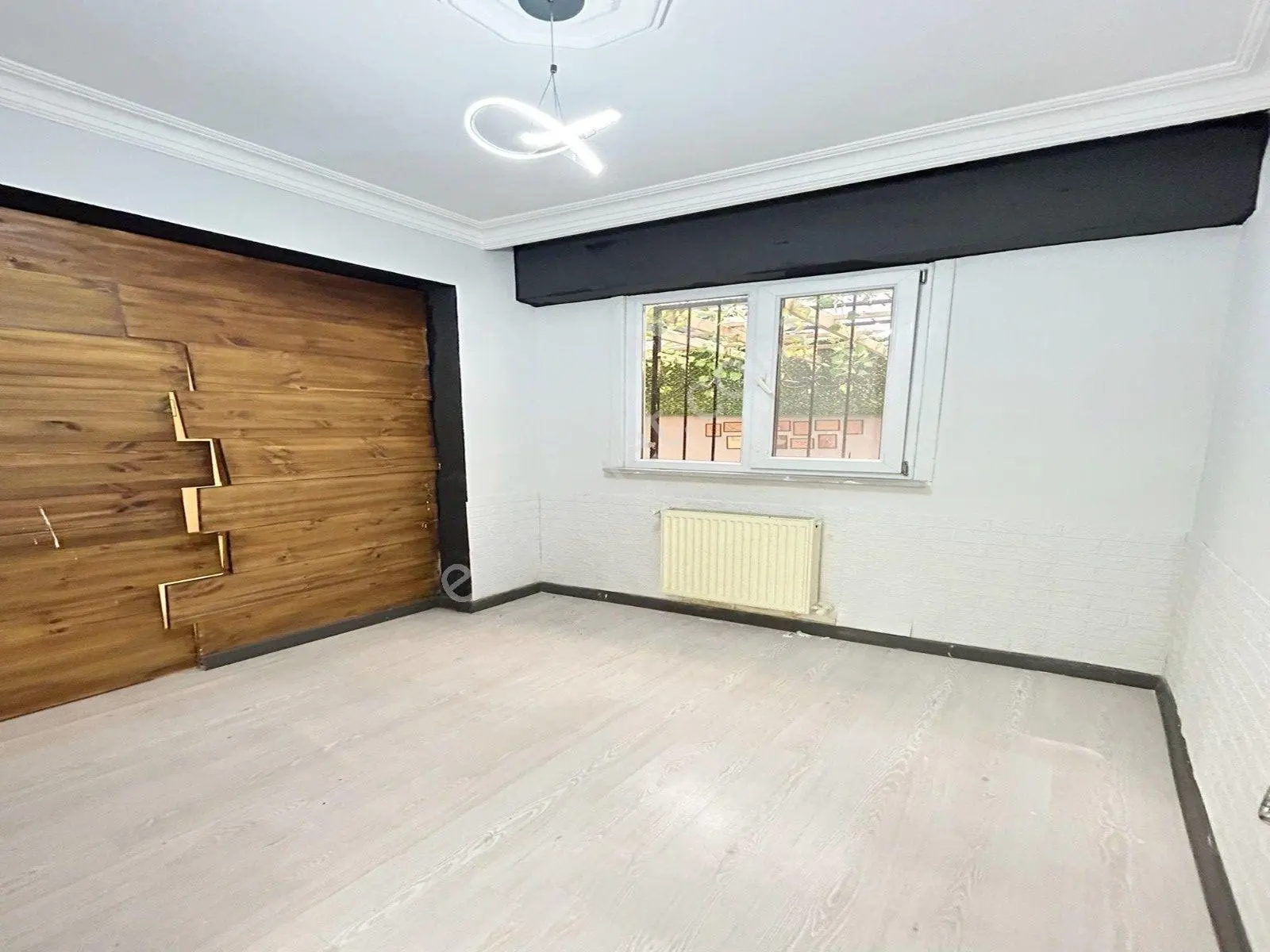 Metrobüse Yakın Geniş Aileler Uygun 3+1 130m2 Kış Bahçeli Daire - Görsel 4