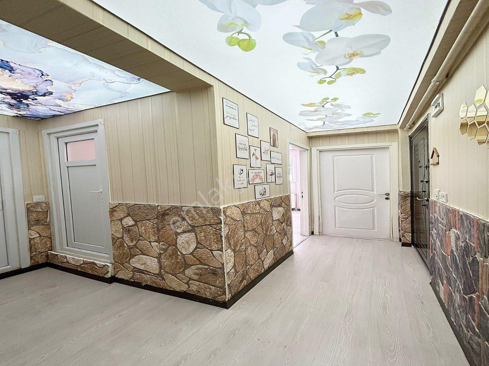 Metrobüse Yakın Geniş Aileler Uygun 3+1 130m2 Kış Bahçeli Daire - Görsel 24