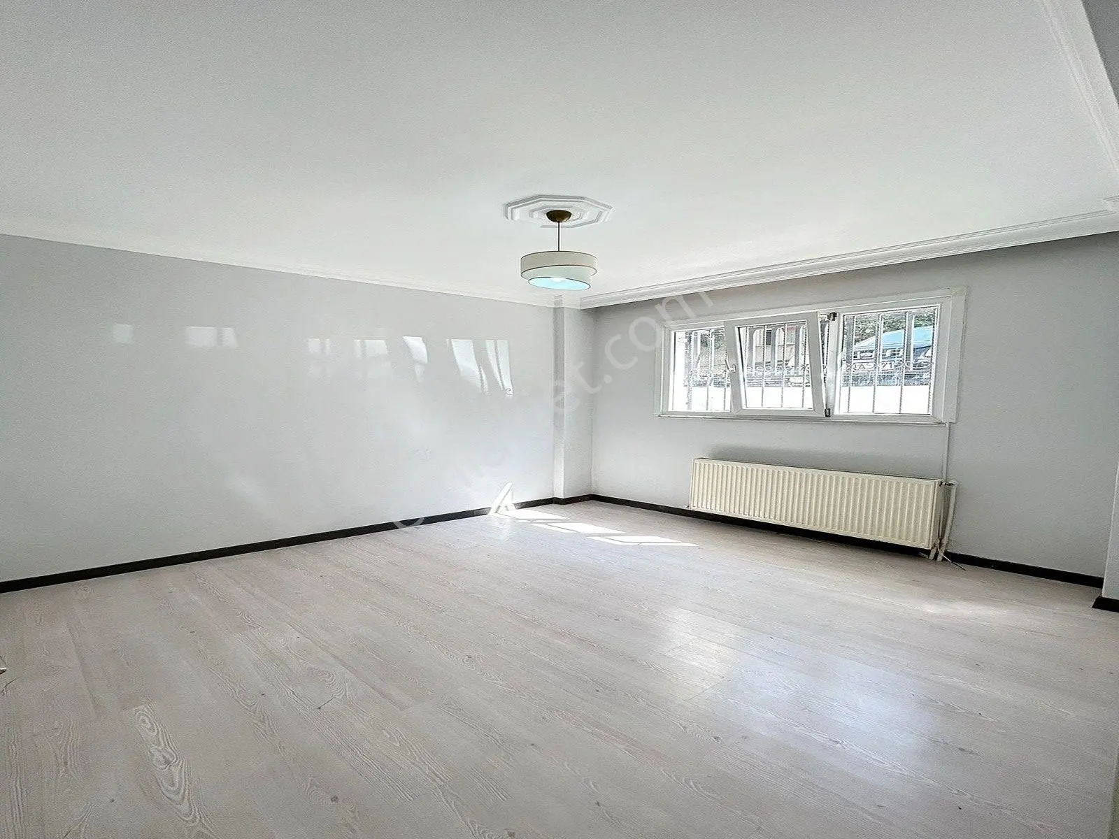 Metrobüse Yakın Geniş Aileler Uygun 3+1 130m2 Kış Bahçeli Daire - Görsel 5