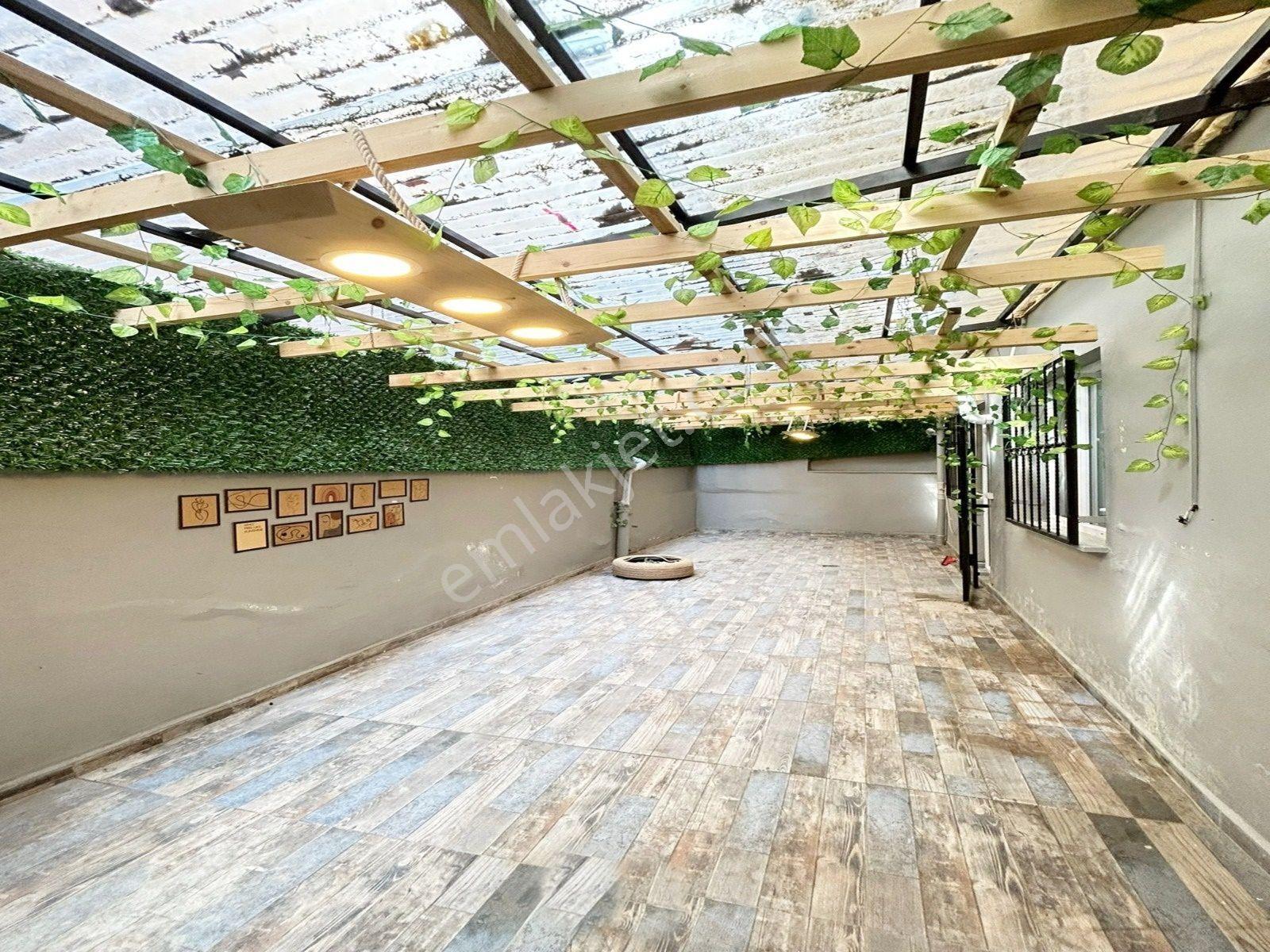 Metrobüse Yakın Geniş Aileler Uygun 3+1 130m2 Kış Bahçeli Daire - Görsel 15